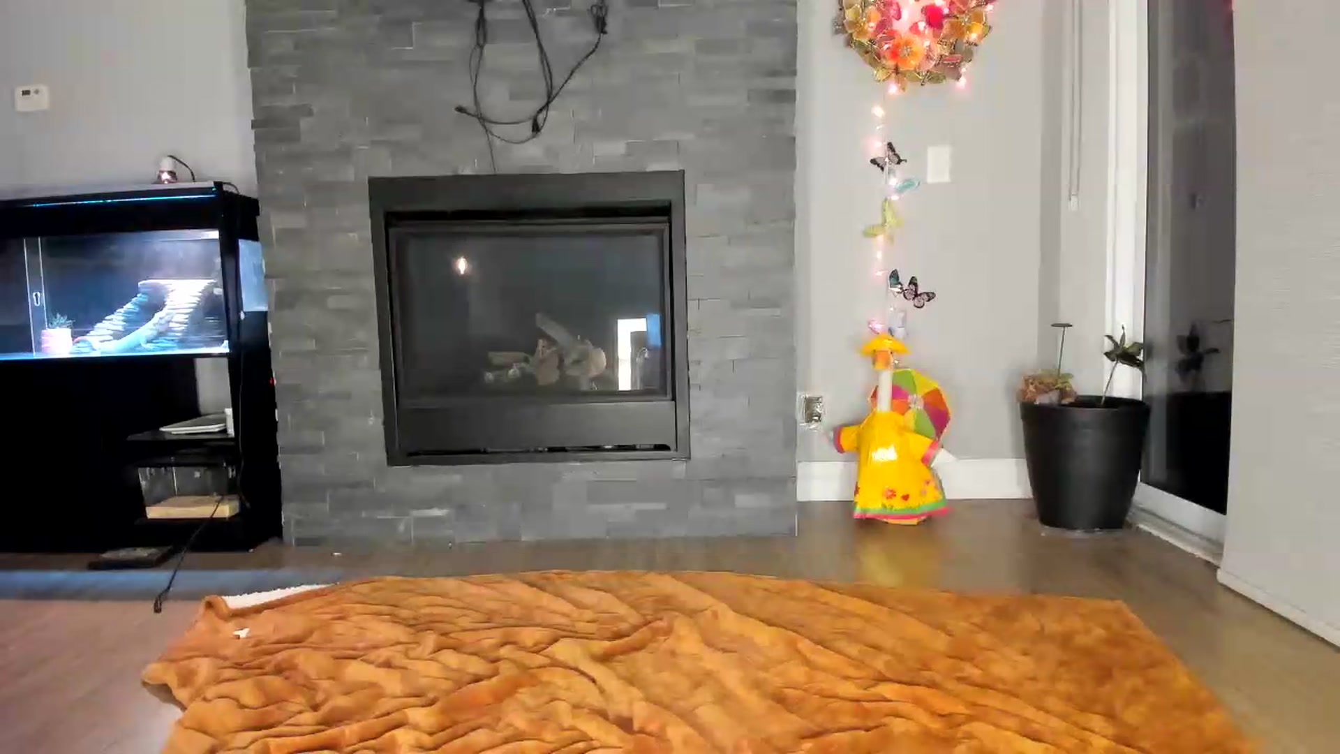 Gallery image thumbnail from Laurel's myfreecams stream on, 08/08/2026, 04:51 image 10 of 20