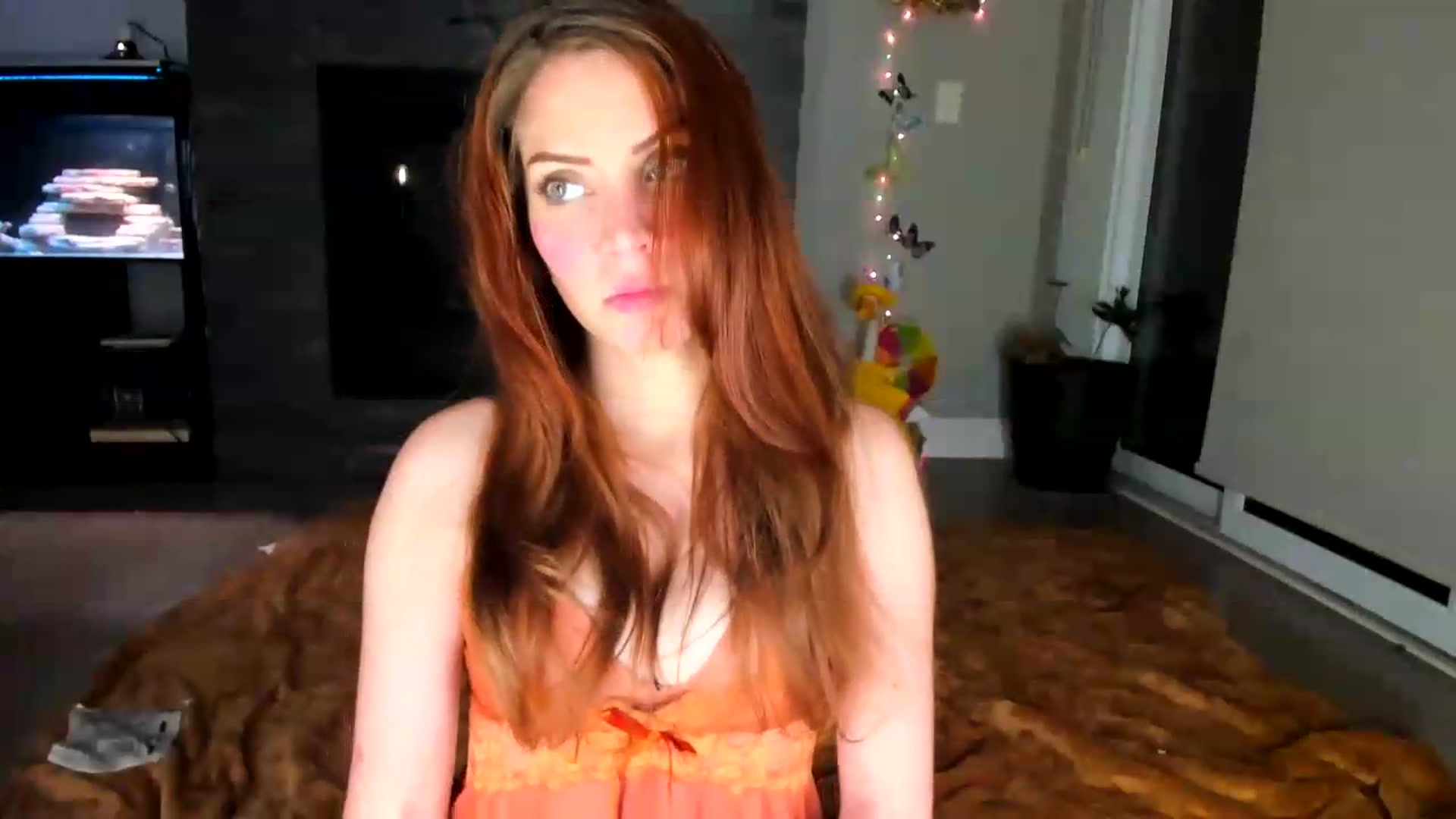 Gallery image thumbnail from Laurel's myfreecams stream on, 08/28/2026, 03:39 image 16 of 20