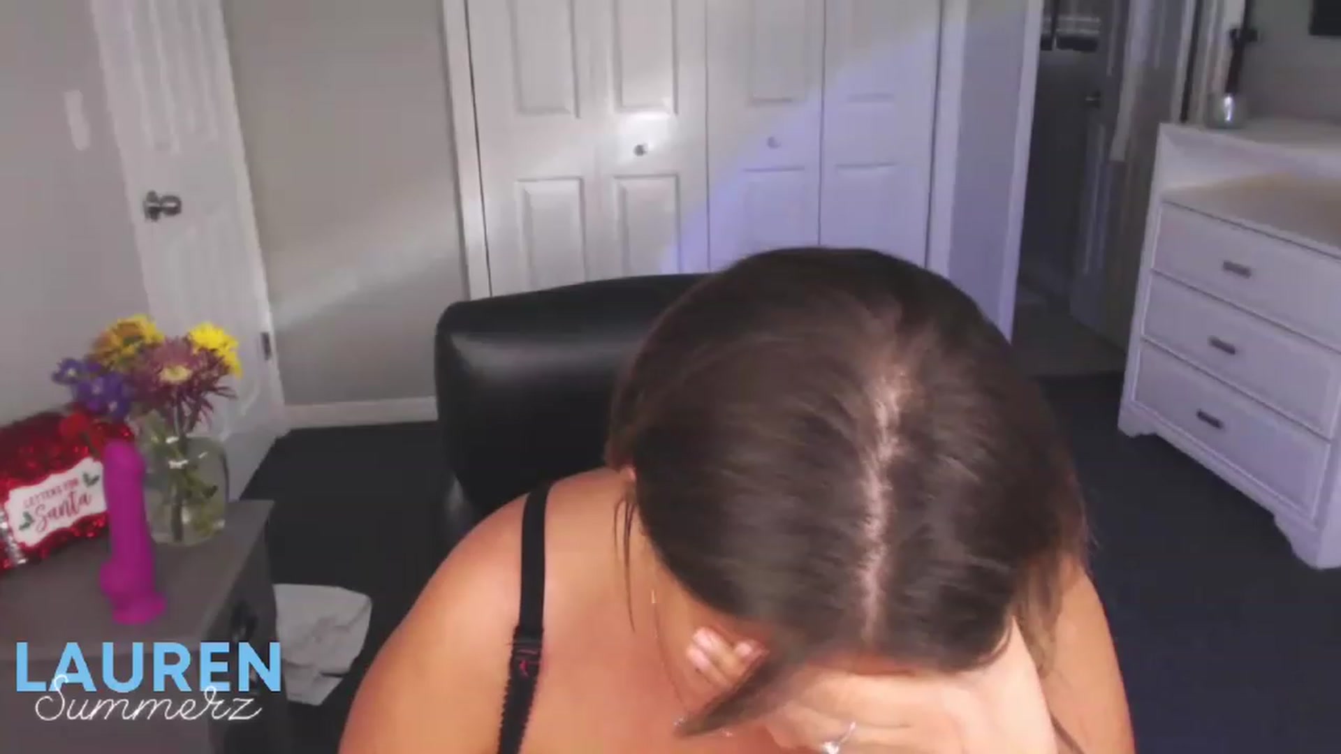 Gallery image thumbnail from LaurenSummerz's myfreecams stream on, 11/15/2022, 14:11 image 3 of 20
