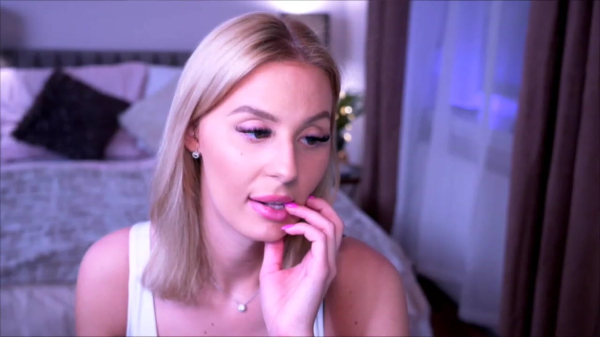 Gallery image thumbnail from Laurenbriite's myfreecams stream on, 04/30/2023, 11:43 image 10 of 20