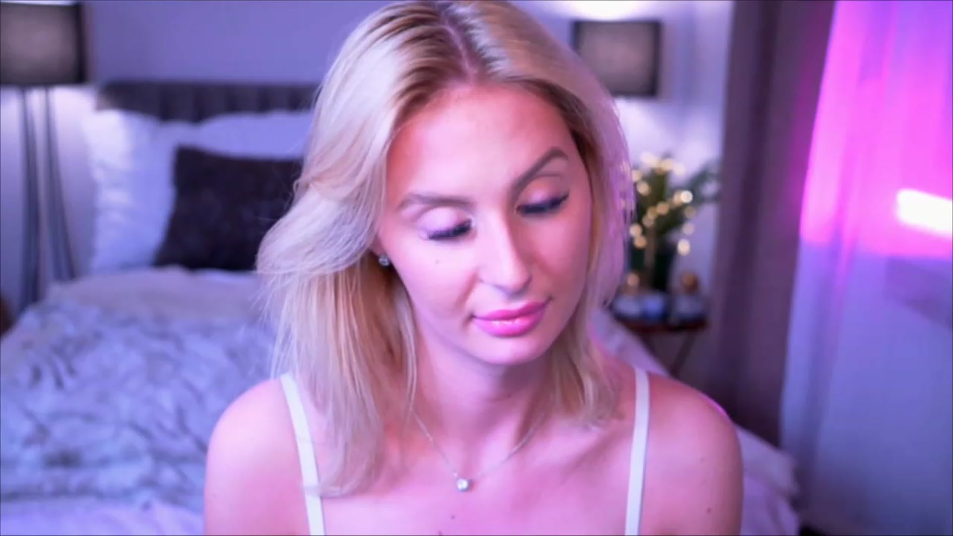 Gallery image thumbnail from Laurenbriite's myfreecams stream on, 05/04/2023, 20:09 image 10 of 20