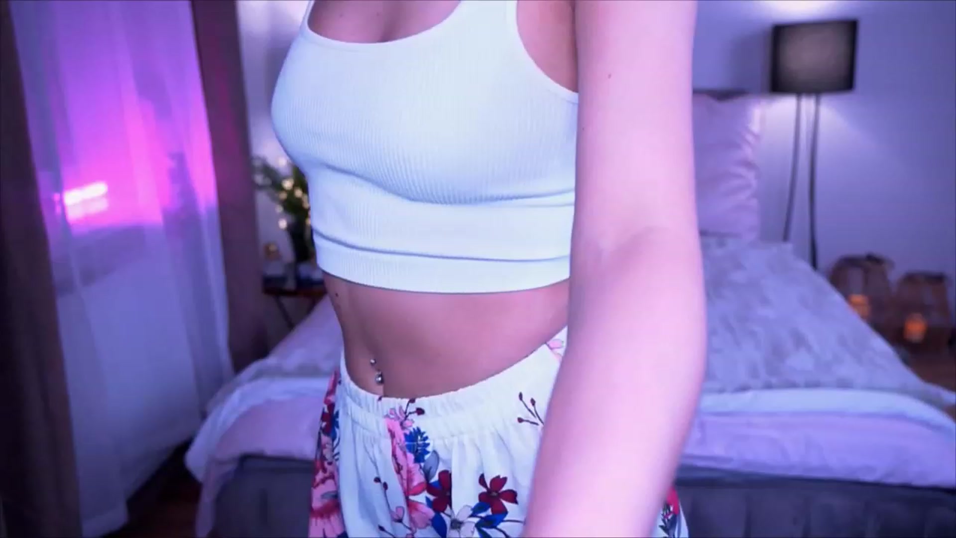 Gallery image thumbnail from Laurenbriite's myfreecams stream on, 05/06/2023, 12:10 image 1 of 20