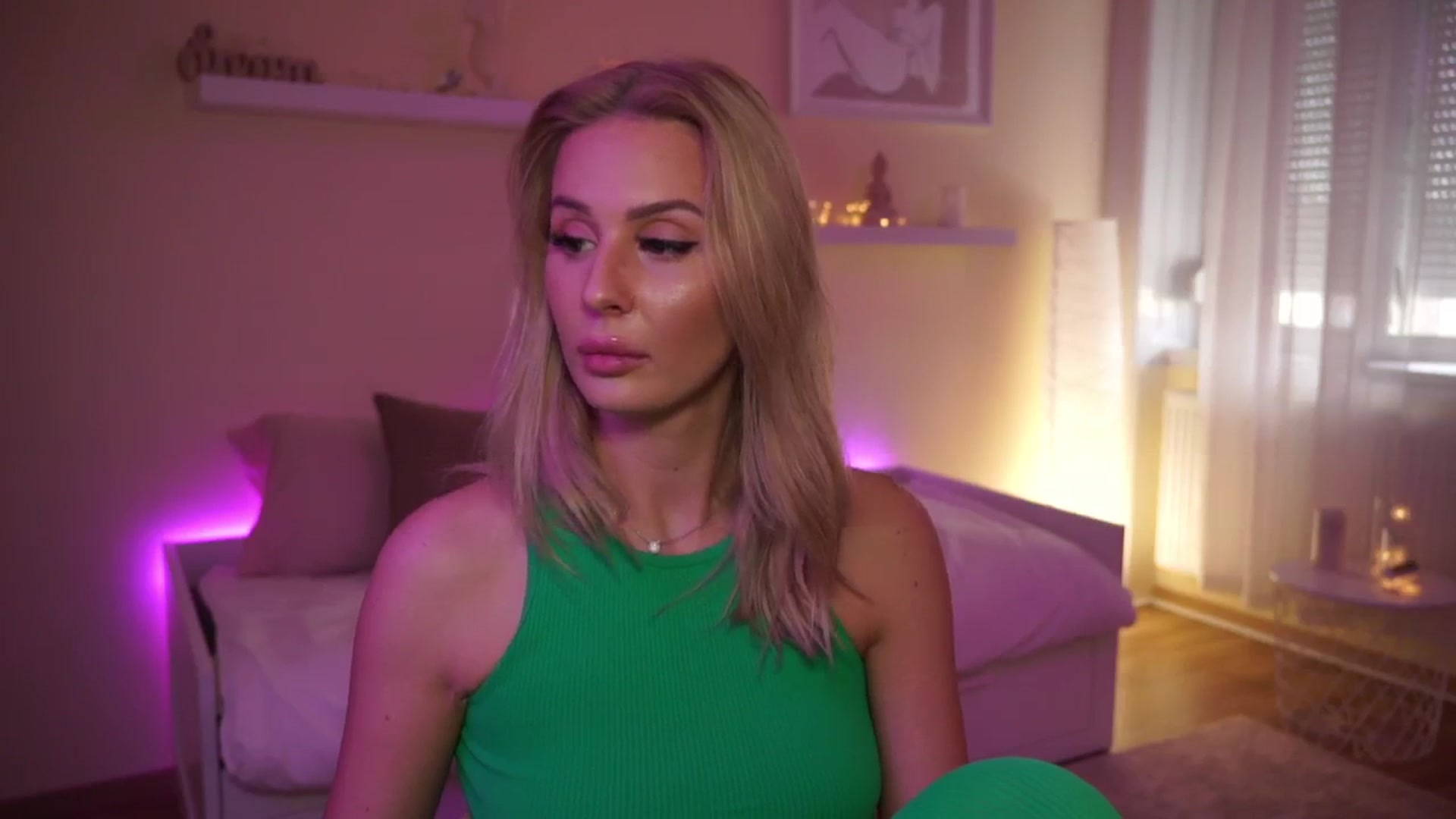 Gallery image thumbnail from Laurenbriite's myfreecams stream on, 02/18/2024, 14:23 image 6 of 20