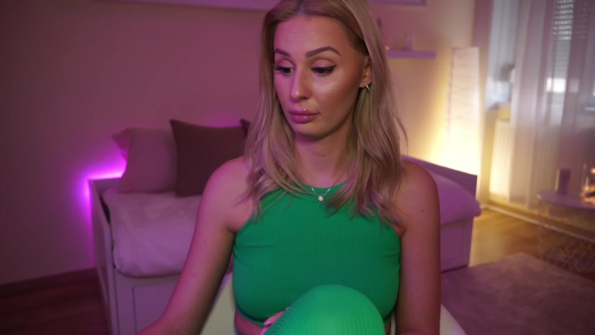 Gallery image thumbnail from Laurenbriite's myfreecams stream on, 02/18/2024, 14:23 image 19 of 20