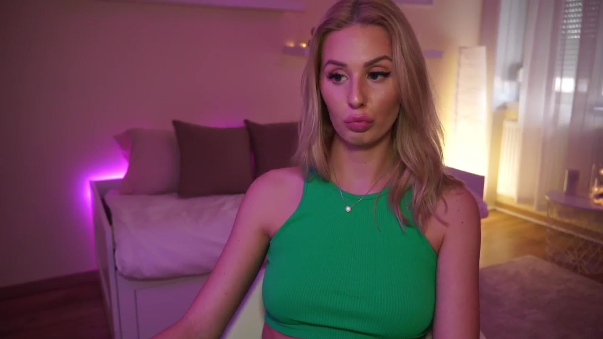 Gallery image thumbnail from Laurenbriite's myfreecams stream on, 02/18/2024, 14:23 image 17 of 20