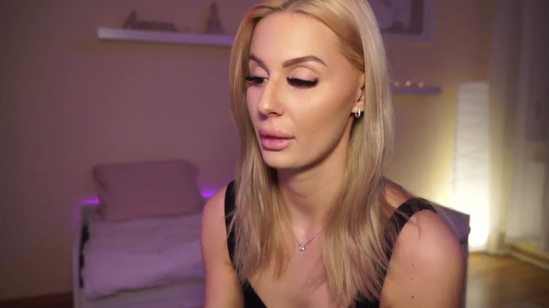 Gallery image thumbnail from Laurenbriite's myfreecams stream on, 03/18/2024, 11:36 image 2 of 20