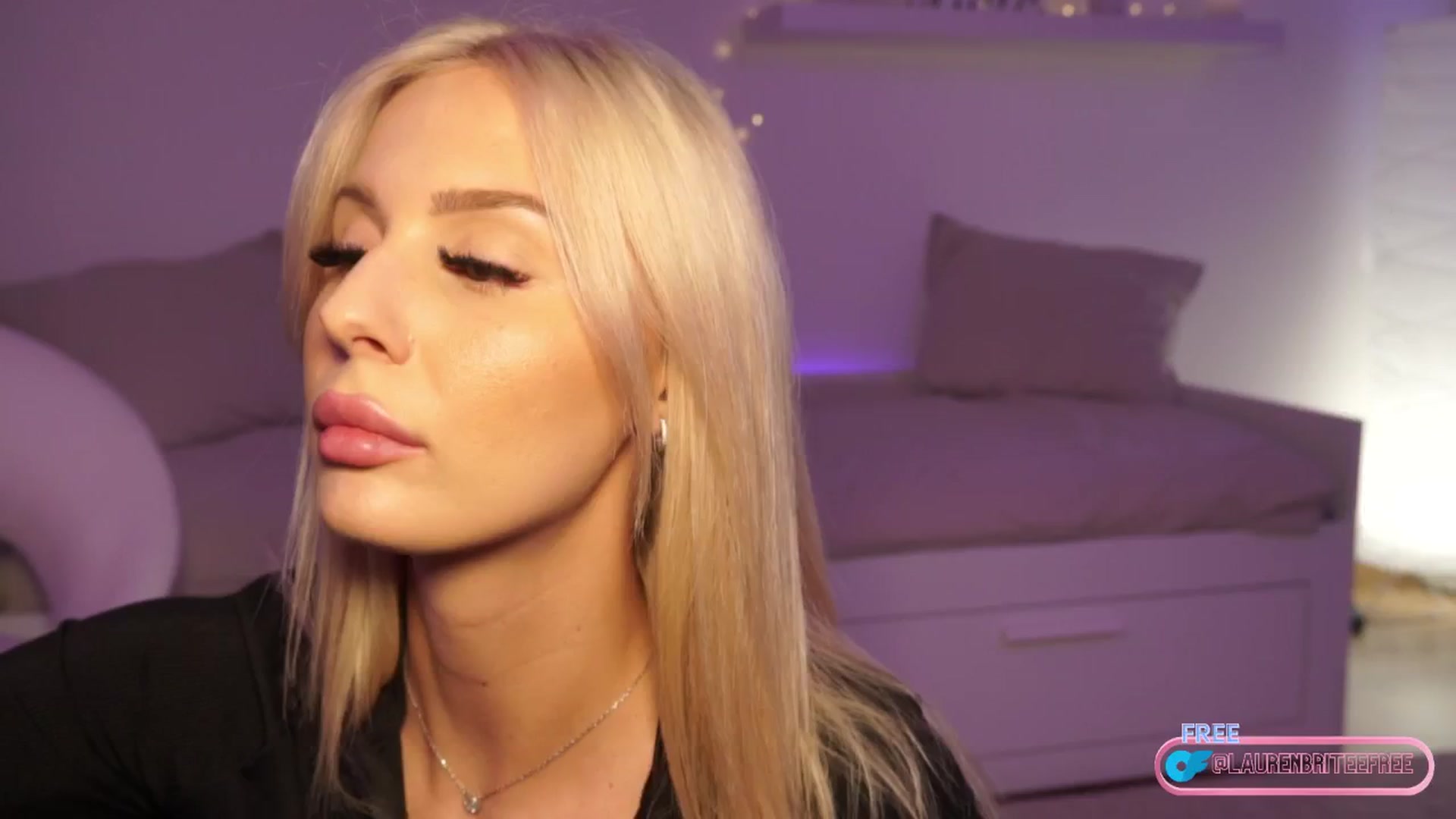 Gallery image thumbnail from Laurenbriite's myfreecams stream on, 04/25/2024, 11:12 image 8 of 20