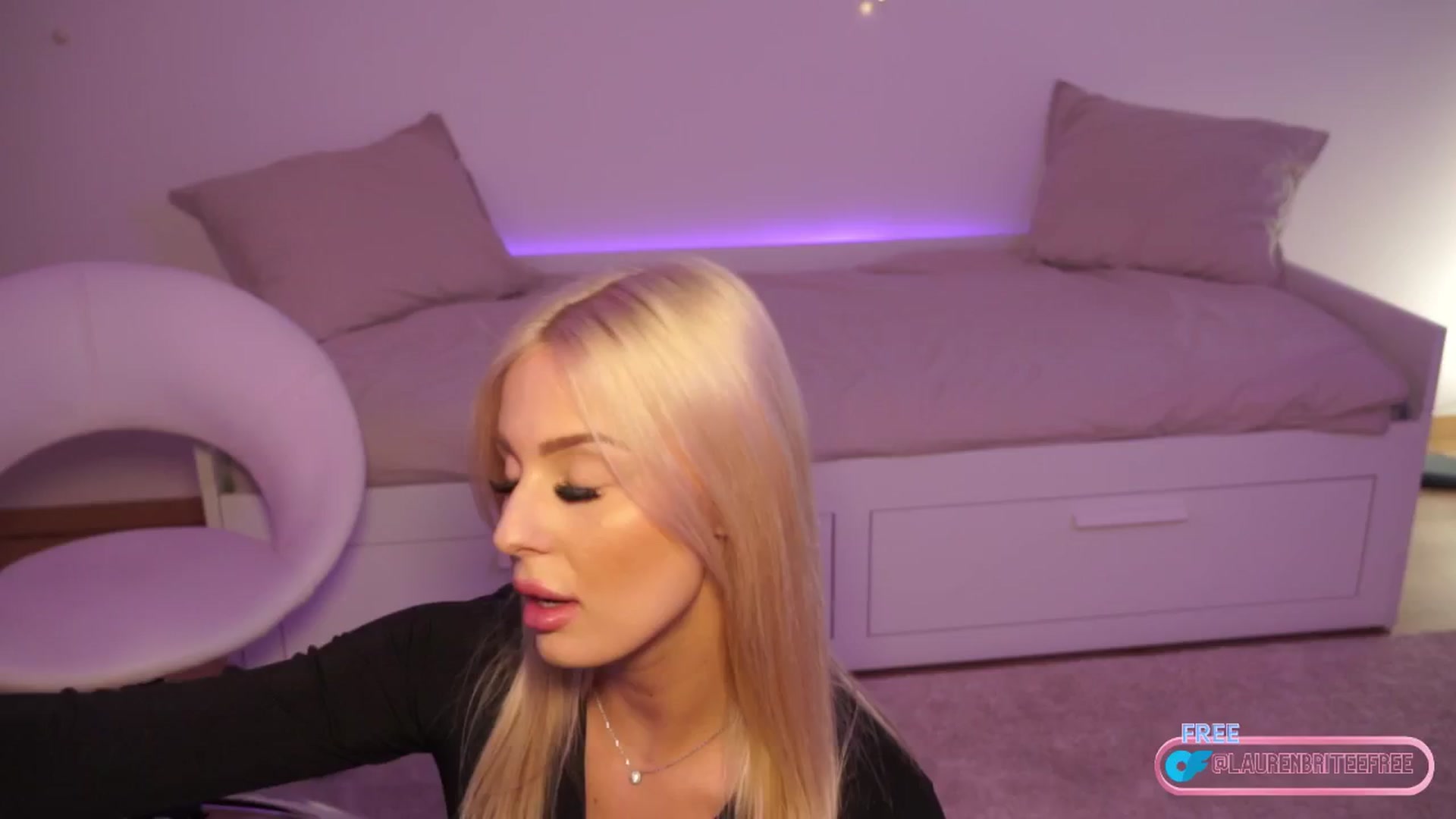 Gallery image thumbnail from Laurenbriite's myfreecams stream on, 04/25/2024, 11:12 image 18 of 20