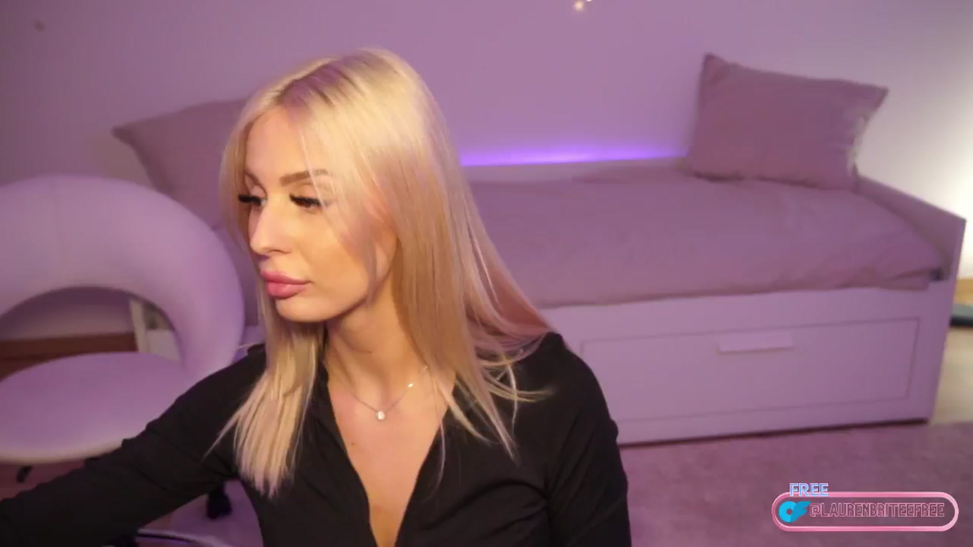 Gallery image thumbnail from Laurenbriite's myfreecams stream on, 04/25/2024, 11:12 image 17 of 20