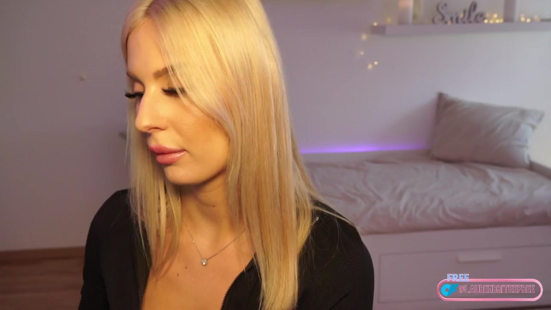Gallery image thumbnail from Laurenbriite's myfreecams stream on, 04/25/2024, 12:59 image 17 of 20
