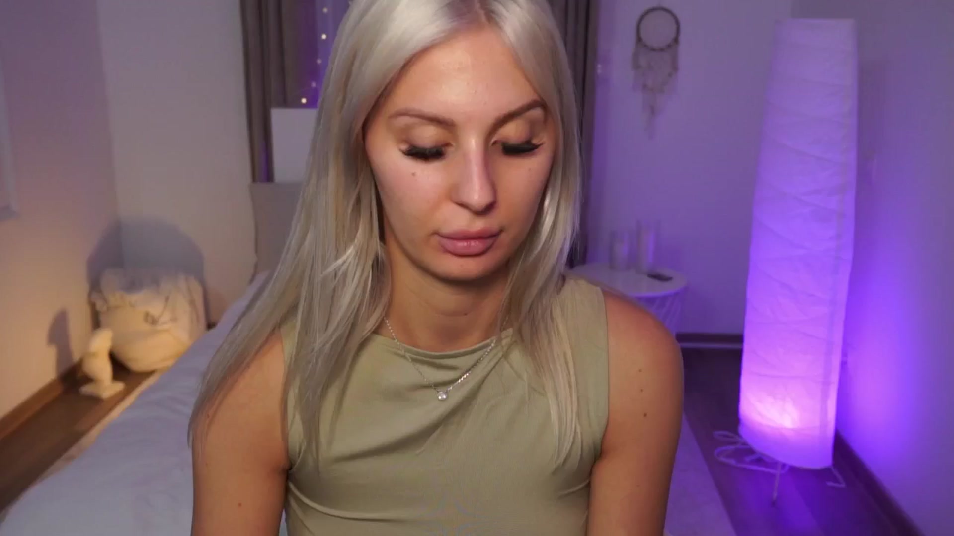 Gallery image thumbnail from Laurenbriite's myfreecams stream on, 06/17/2024, 12:46 image 3 of 20