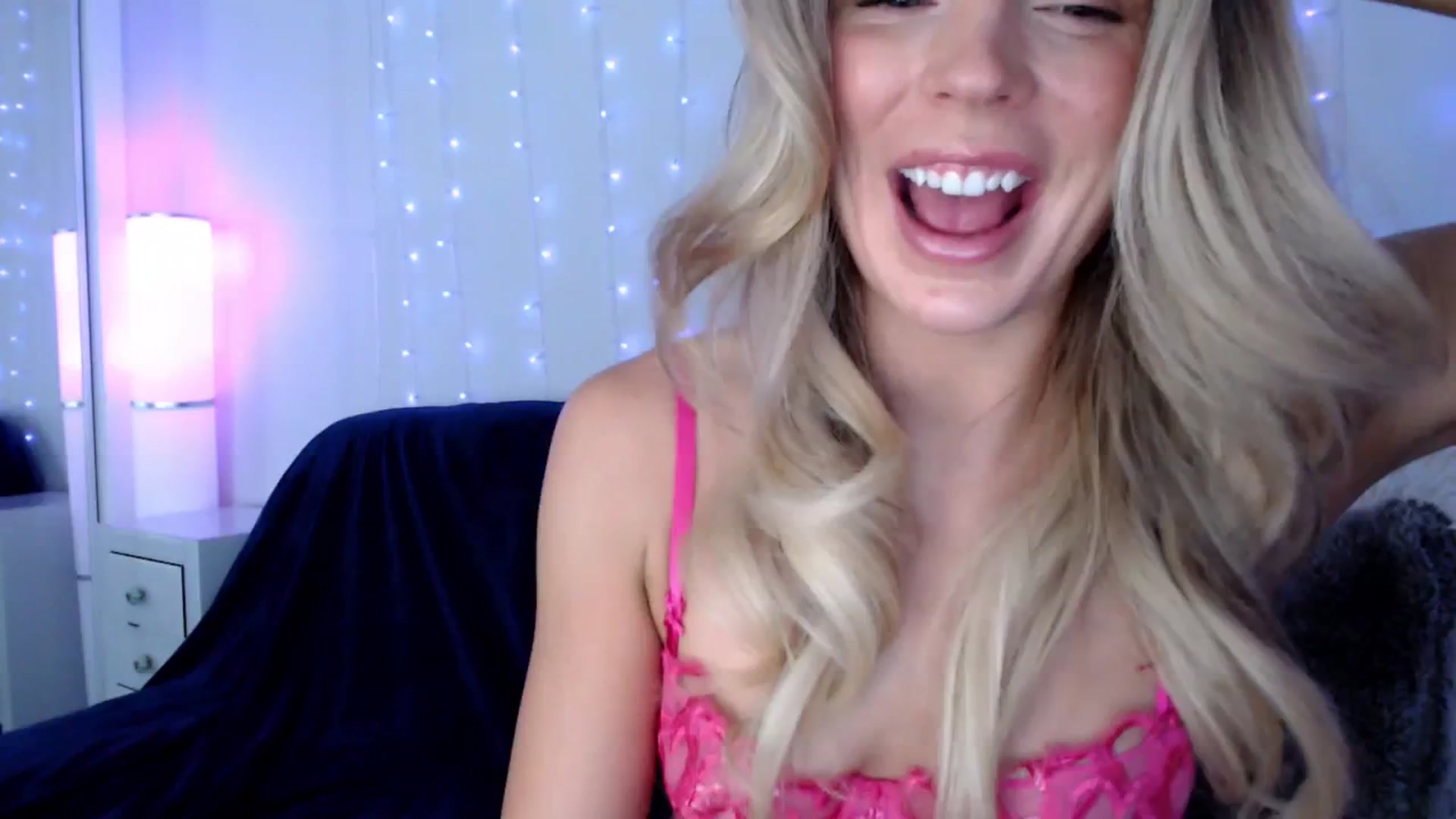 Gallery image thumbnail from Laurenmaytay's myfreecams stream on, 01/30/2026, 19:34 image 15 of 20
