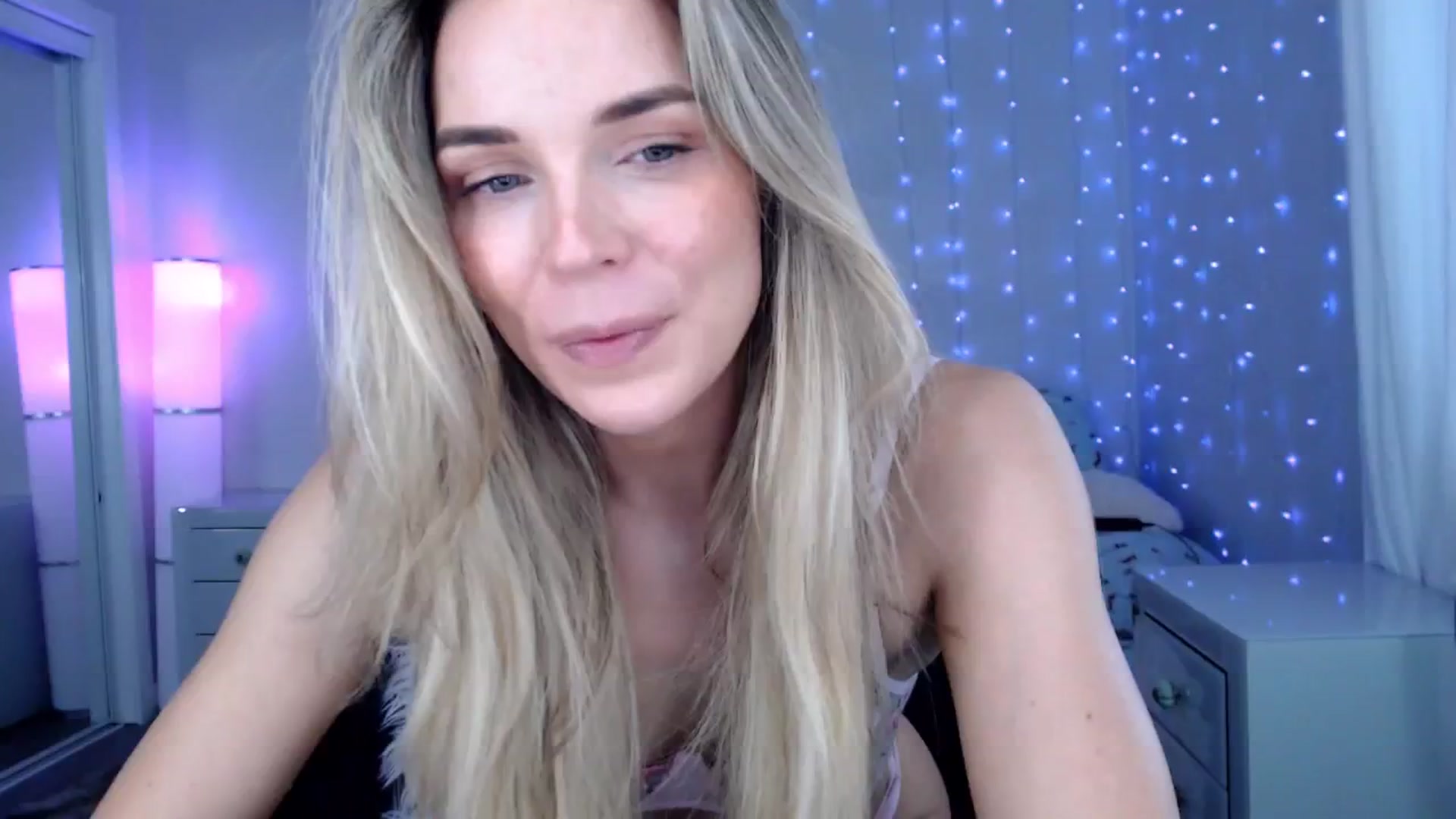Gallery image thumbnail from Laurenmaytay's myfreecams stream on, 02/04/2026, 19:58 image 13 of 20