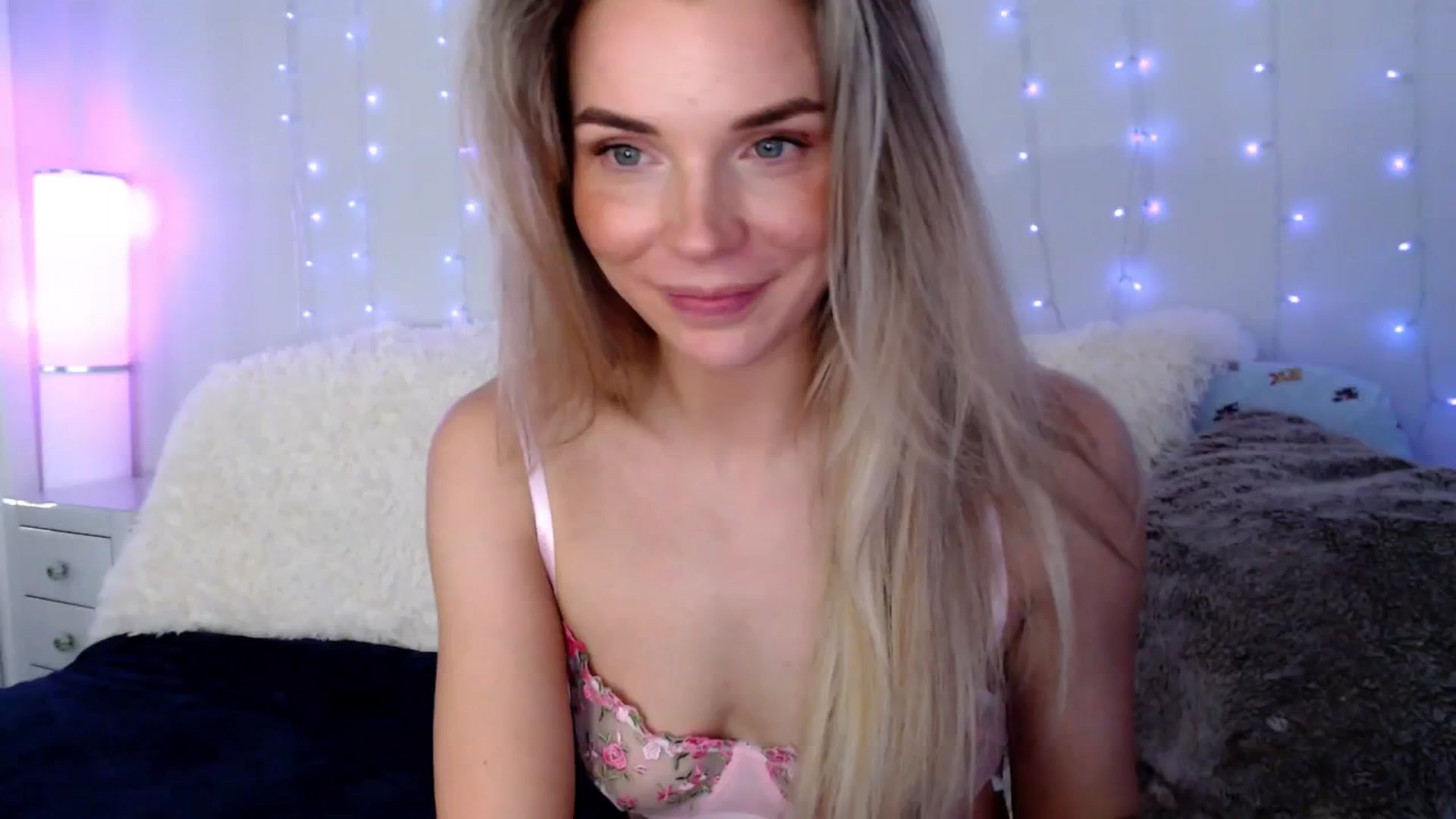 Gallery image thumbnail from Laurenmaytay's myfreecams stream on, 02/04/2026, 20:55 image 2 of 20