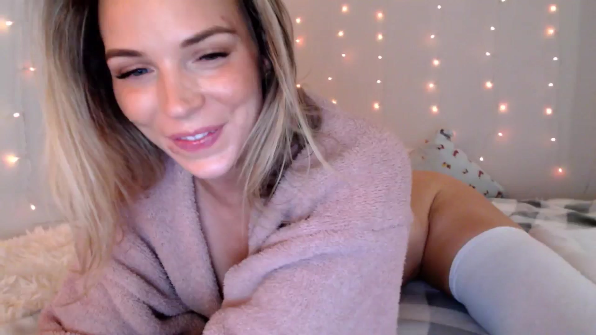 Gallery image thumbnail from Laurenmaytay's myfreecams stream on, 03/19/2026, 19:02 image 7 of 20