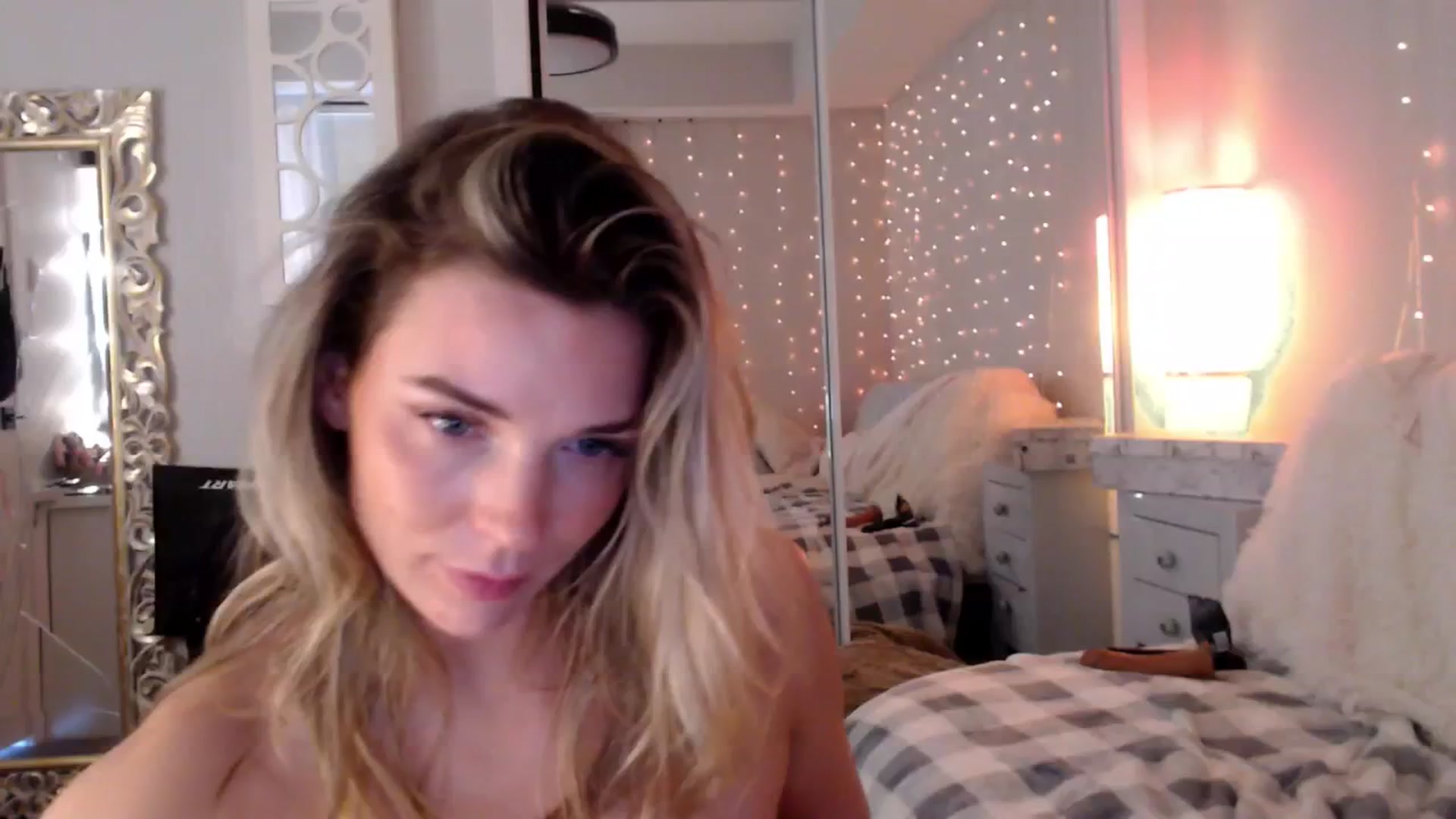 Gallery image thumbnail from Laurenmaytay's myfreecams stream on, 04/03/2026, 20:45 image 15 of 20