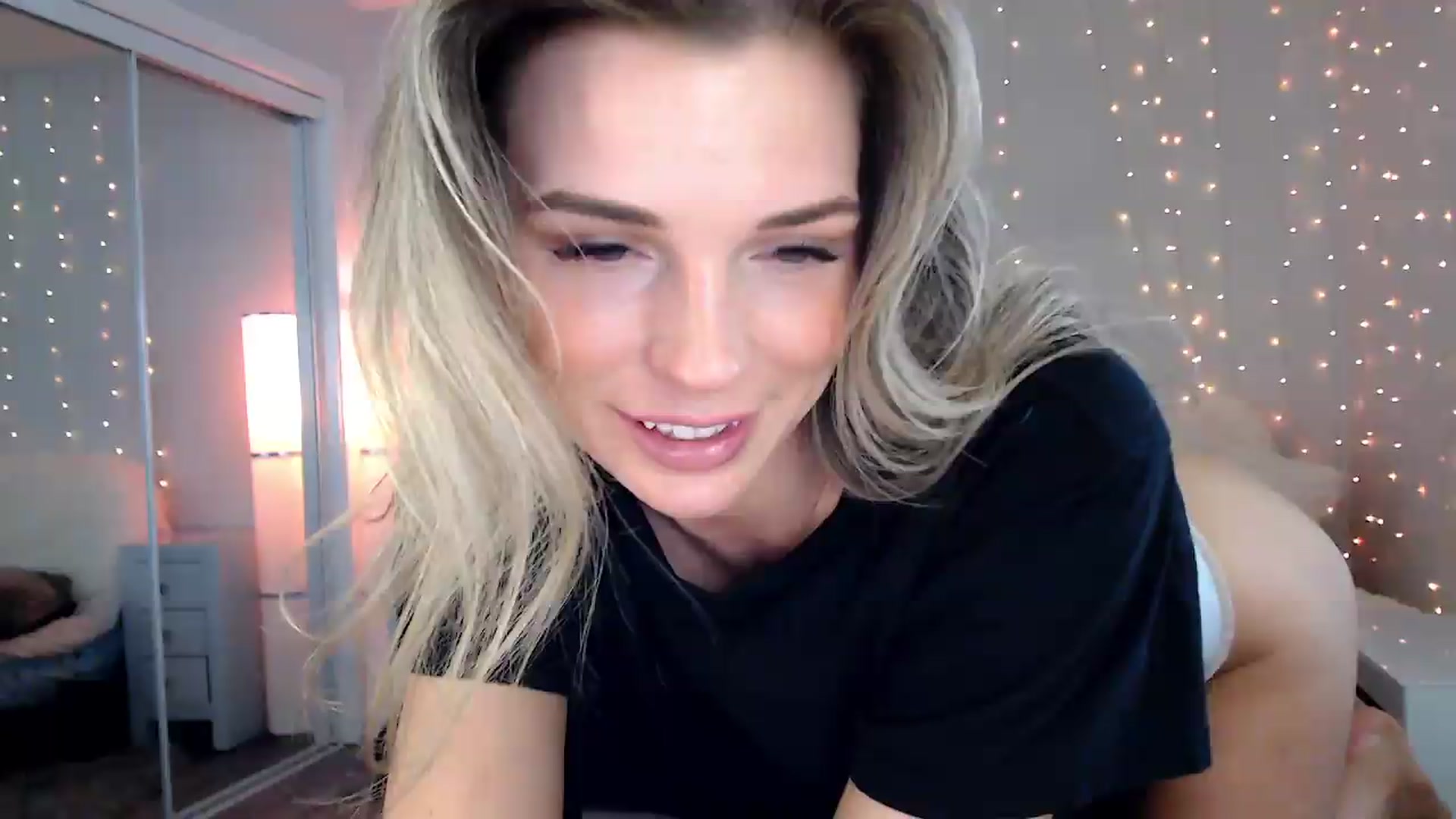 Gallery image thumbnail from Laurenmaytay's myfreecams stream on, 05/02/2026, 19:17 image 3 of 20
