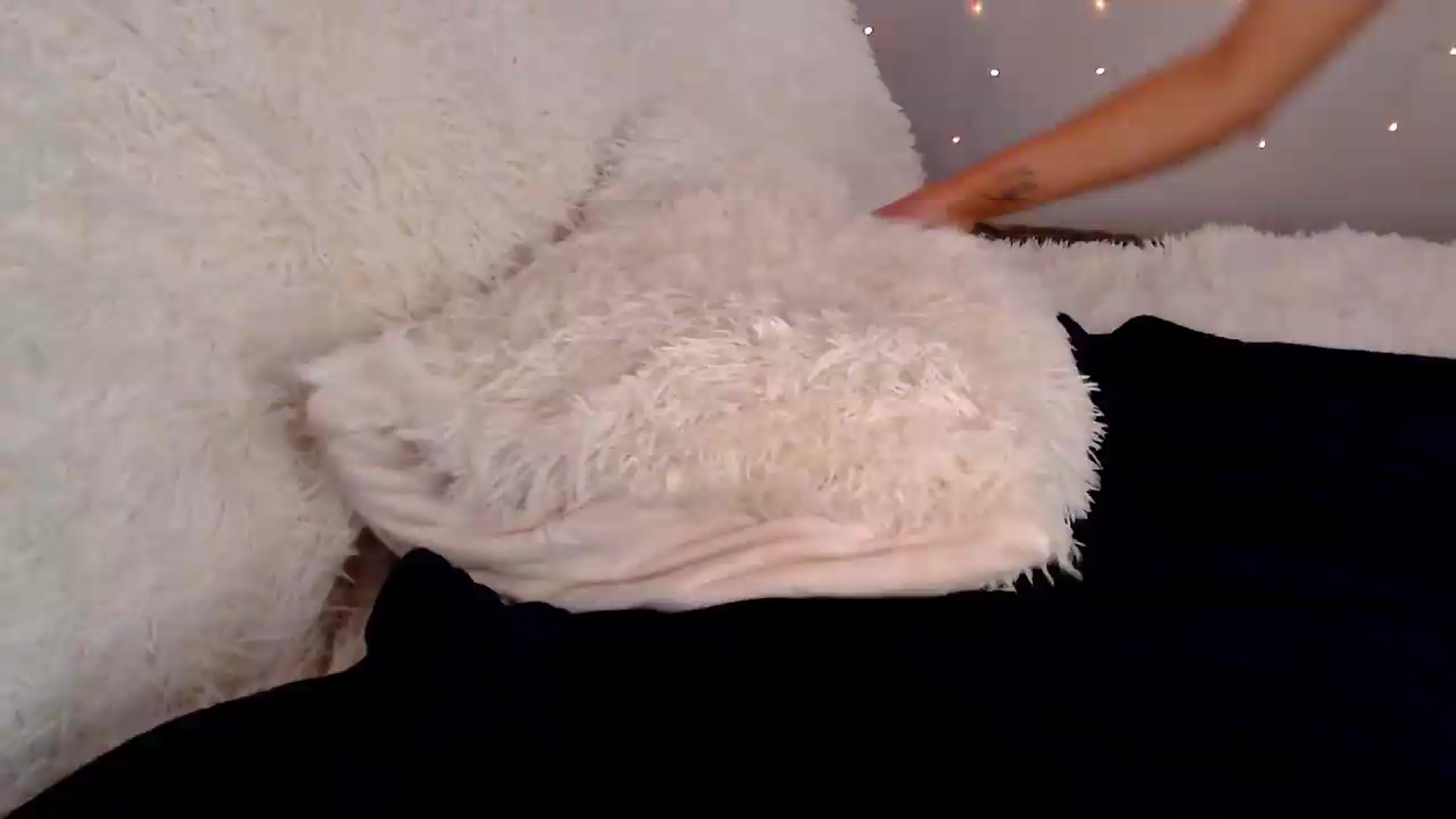 Gallery image thumbnail from Laurenmaytay's myfreecams stream on, 07/01/2026, 21:23 image 15 of 20