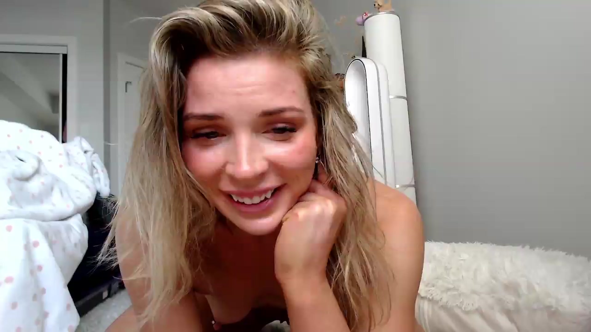 Gallery image thumbnail from Laurenmaytay's myfreecams stream on, 07/03/2026, 20:37 image 12 of 20
