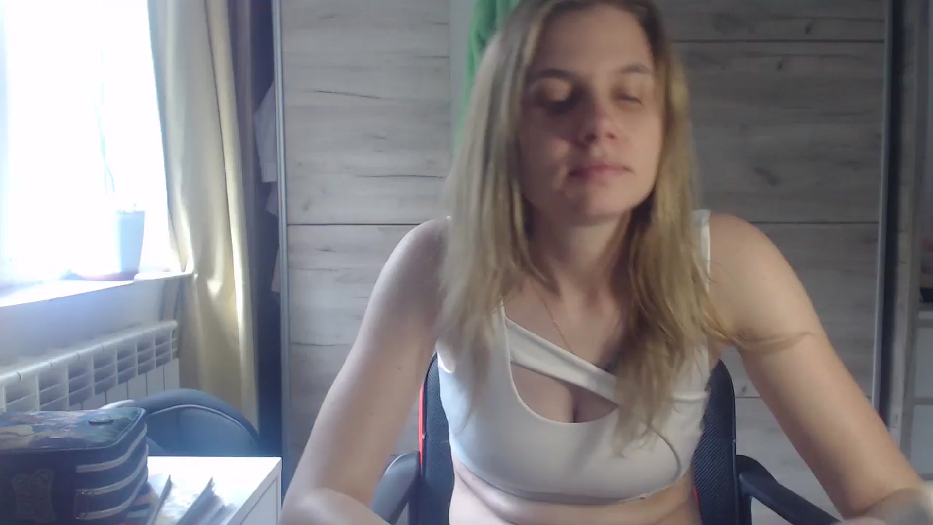 Gallery image thumbnail from Laurenmy's myfreecams stream on, 10/22/2025, 10:56 image 1 of 20