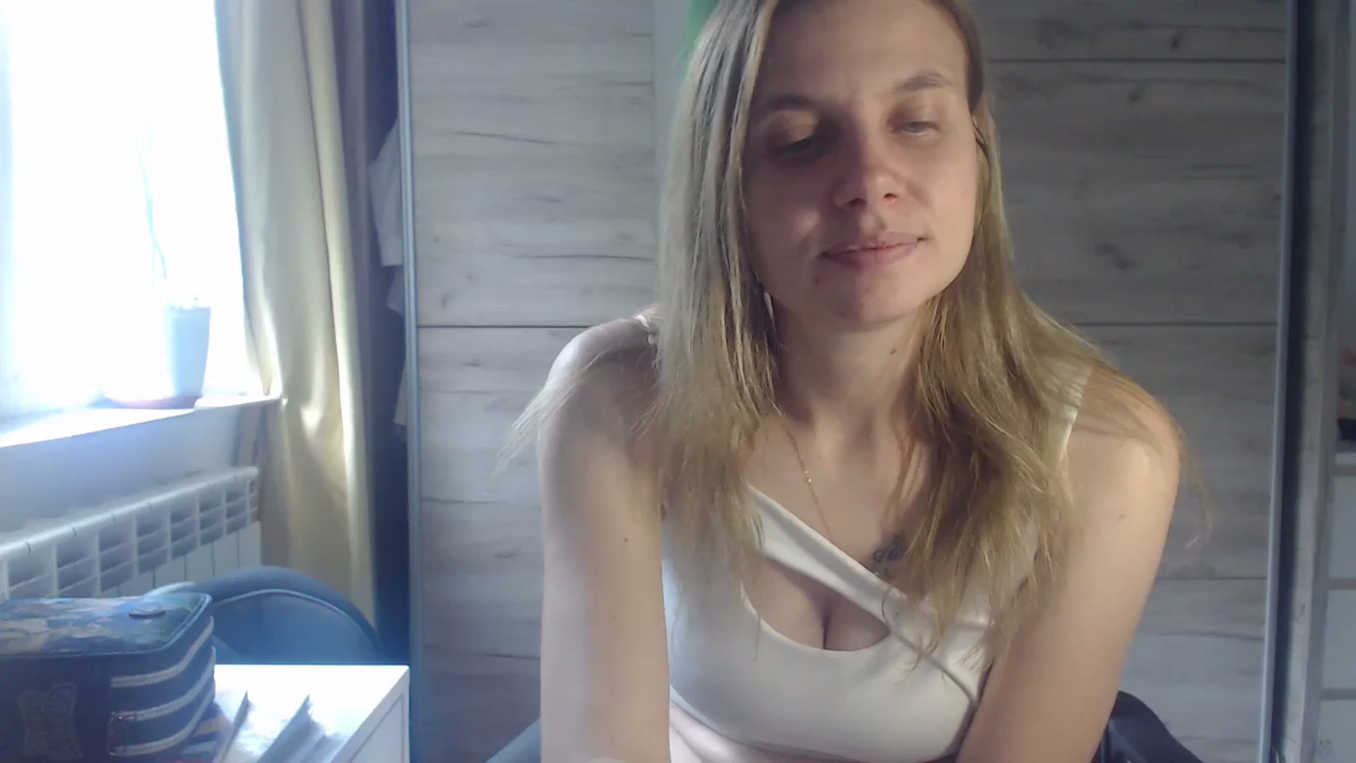 Gallery image thumbnail from Laurenmy's myfreecams stream on, 10/22/2025, 10:56 image 9 of 20