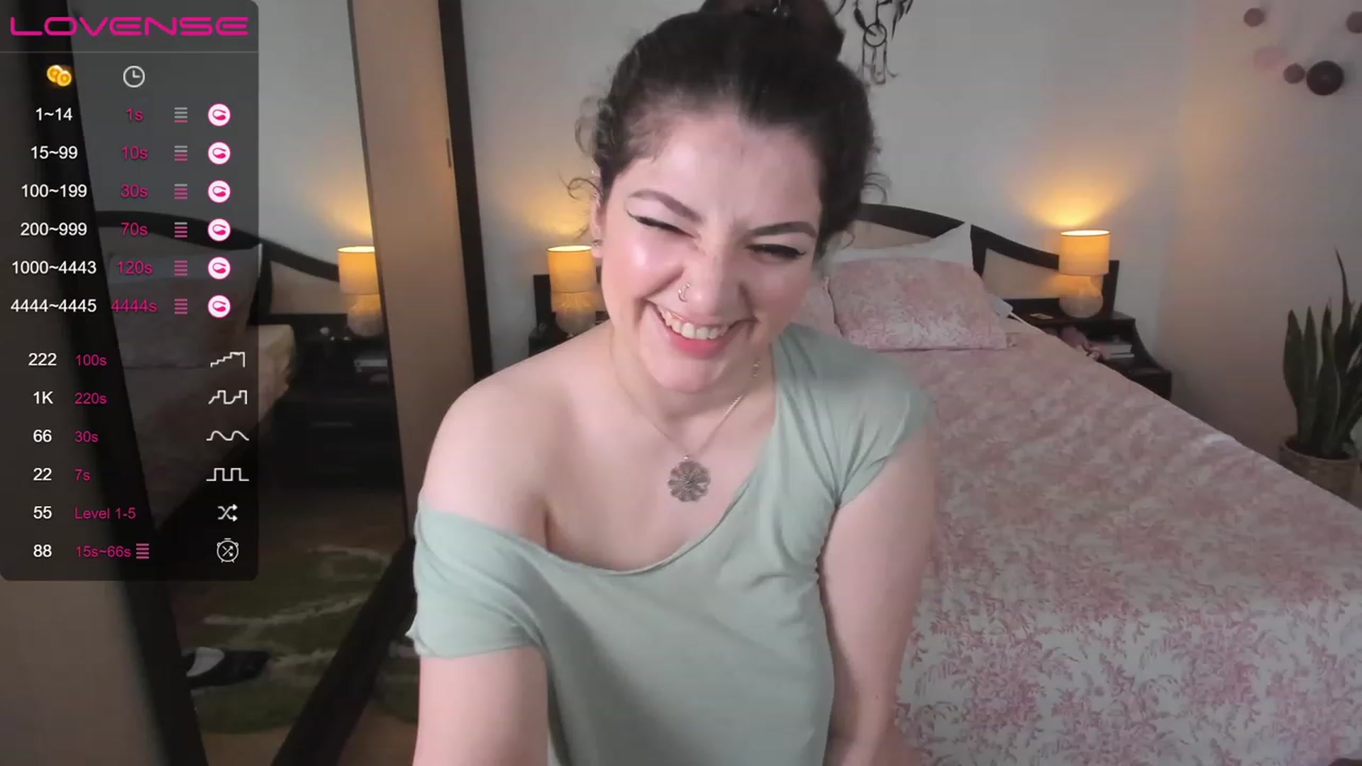 Gallery image thumbnail from LaurieLay's myfreecams stream on, 02/19/2023, 13:27 image 11 of 20