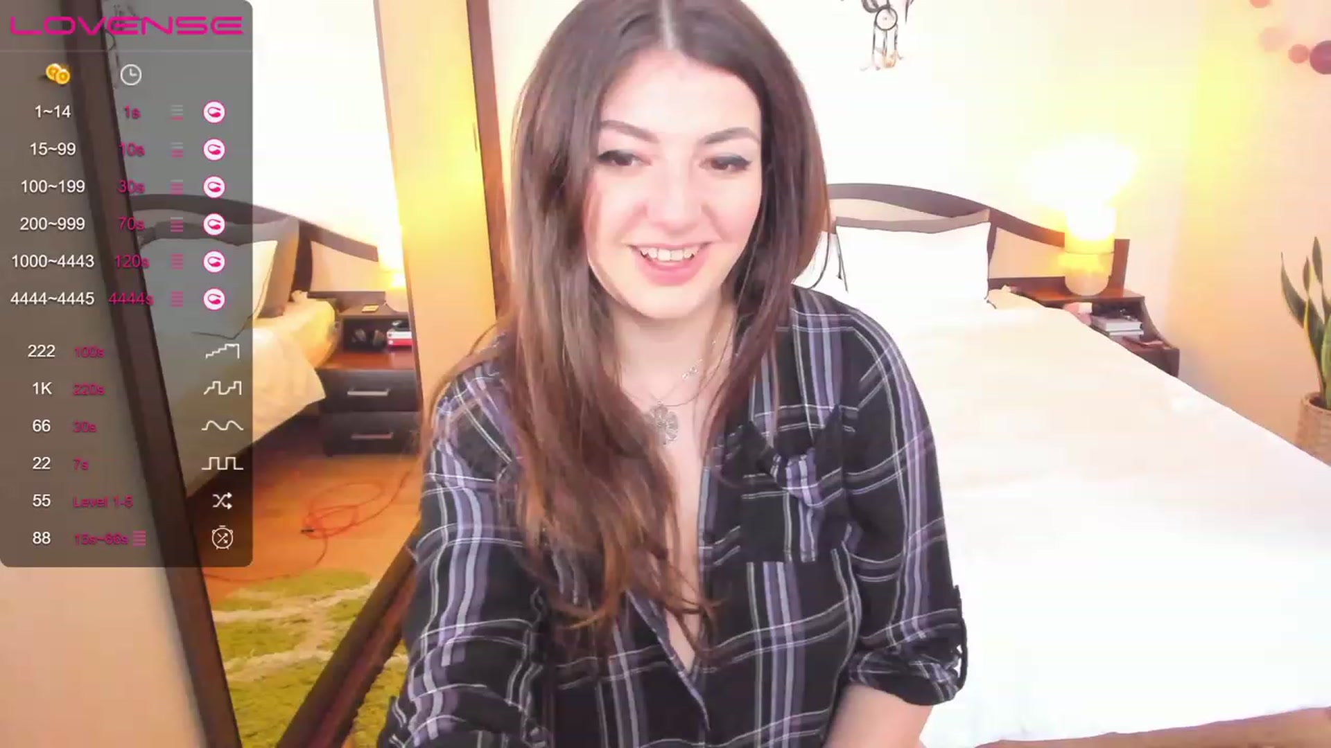 Gallery image thumbnail from LaurieLay's myfreecams stream on, 03/18/2023, 14:37 image 18 of 20