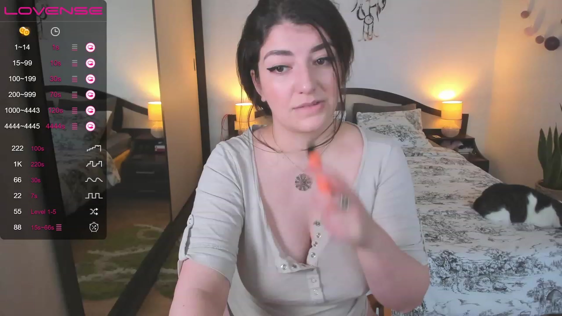 Gallery image thumbnail from LaurieLay's myfreecams stream on, 04/02/2023, 13:09 image 12 of 20