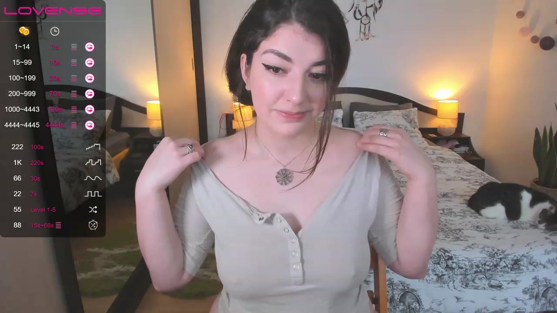 Gallery image thumbnail from LaurieLay's myfreecams stream on, 04/02/2023, 13:09 image 16 of 20