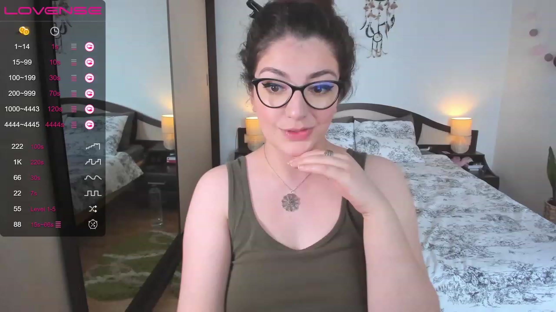 Gallery image thumbnail from LaurieLay's myfreecams stream on, 04/03/2023, 15:23 image 9 of 20