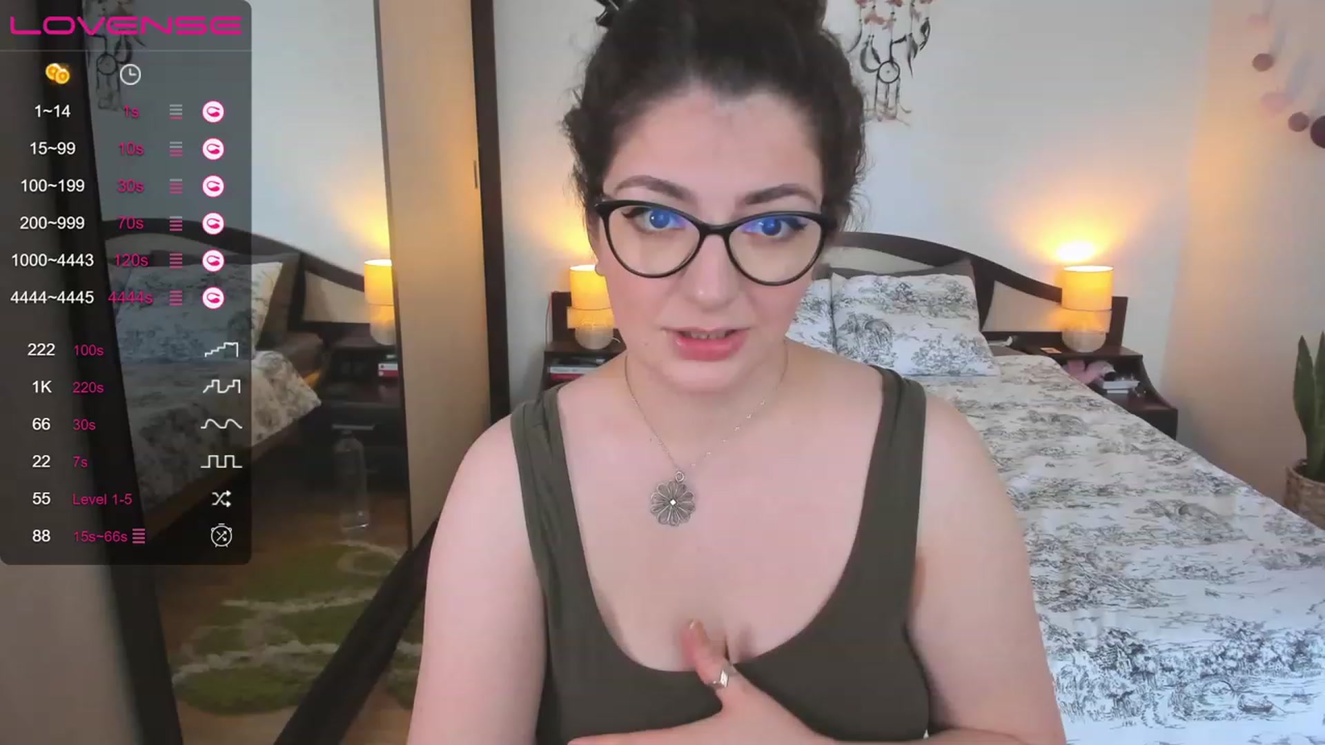 Gallery image thumbnail from LaurieLay's myfreecams stream on, 04/03/2023, 15:23 image 6 of 20