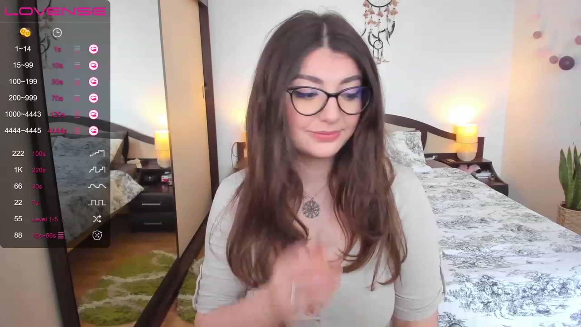 Gallery image thumbnail from LaurieLay's myfreecams stream on, 04/08/2023, 14:20 image 13 of 20