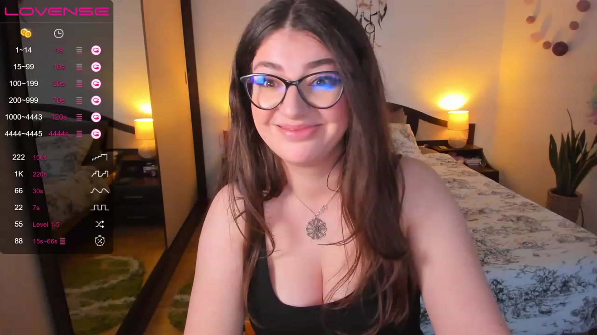Gallery image thumbnail from LaurieLay's myfreecams stream on, 04/09/2023, 16:27 image 19 of 20