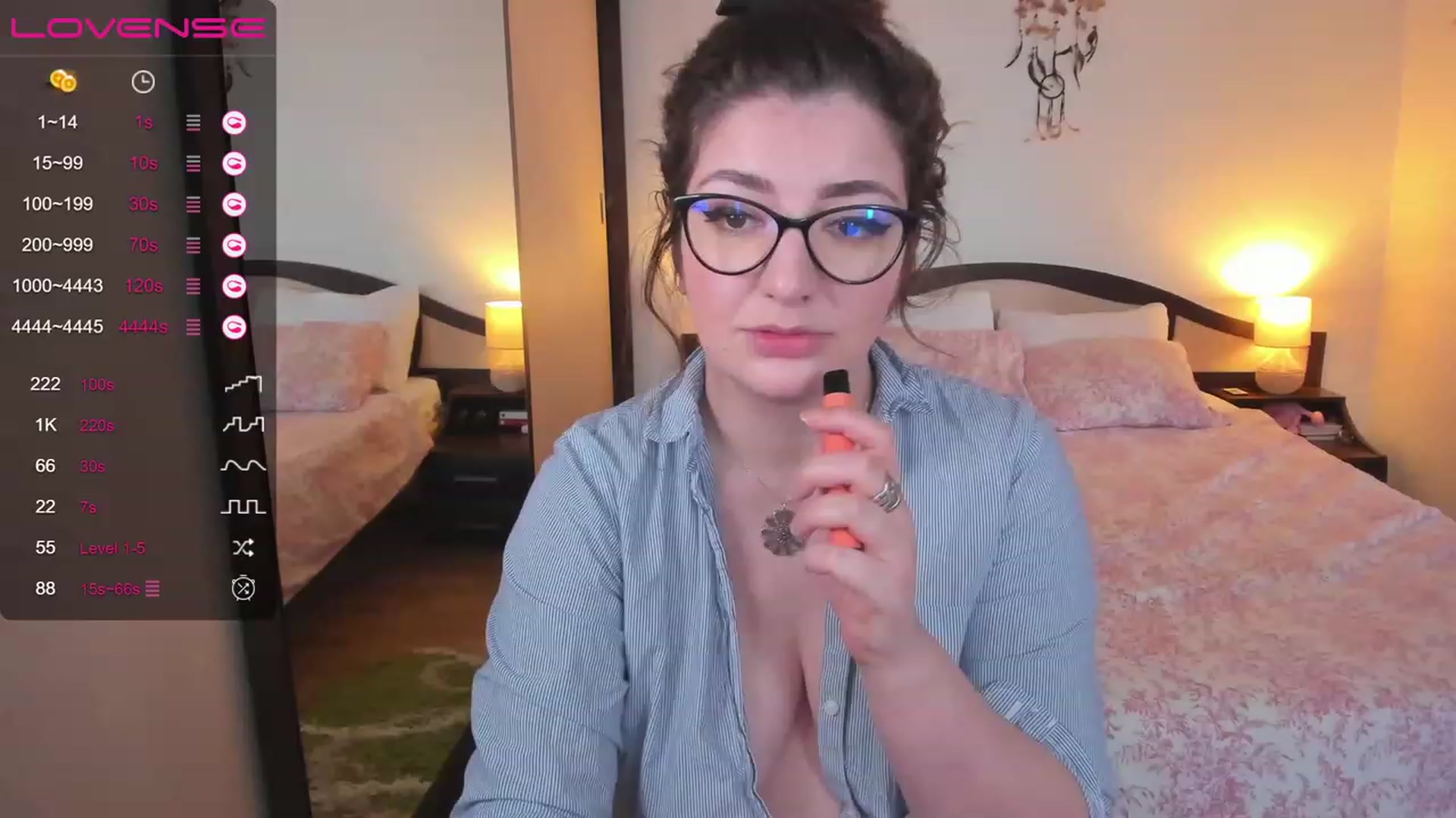 Gallery image thumbnail from LaurieLay's myfreecams stream on, 04/12/2023, 13:18 image 11 of 20