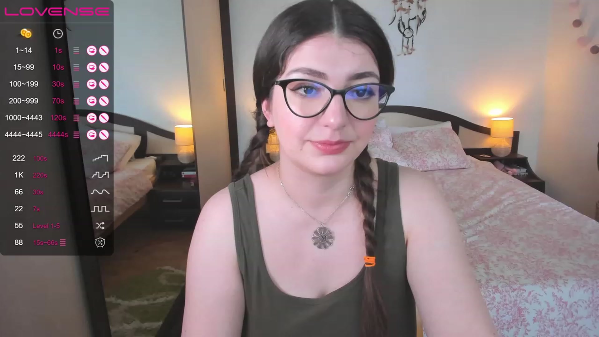 Gallery image thumbnail from LaurieLay's myfreecams stream on, 04/27/2023, 13:38 image 18 of 20