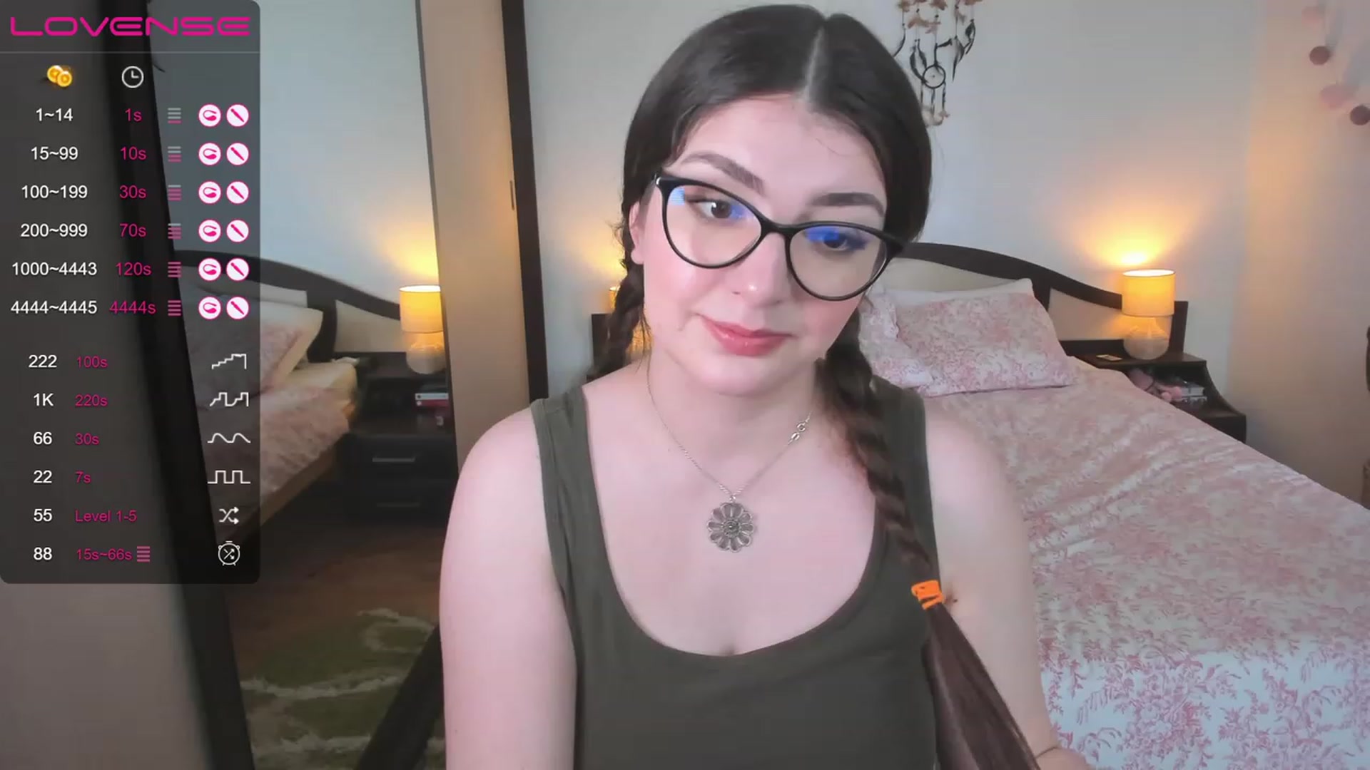 Gallery image thumbnail from LaurieLay's myfreecams stream on, 04/27/2023, 13:38 image 17 of 20