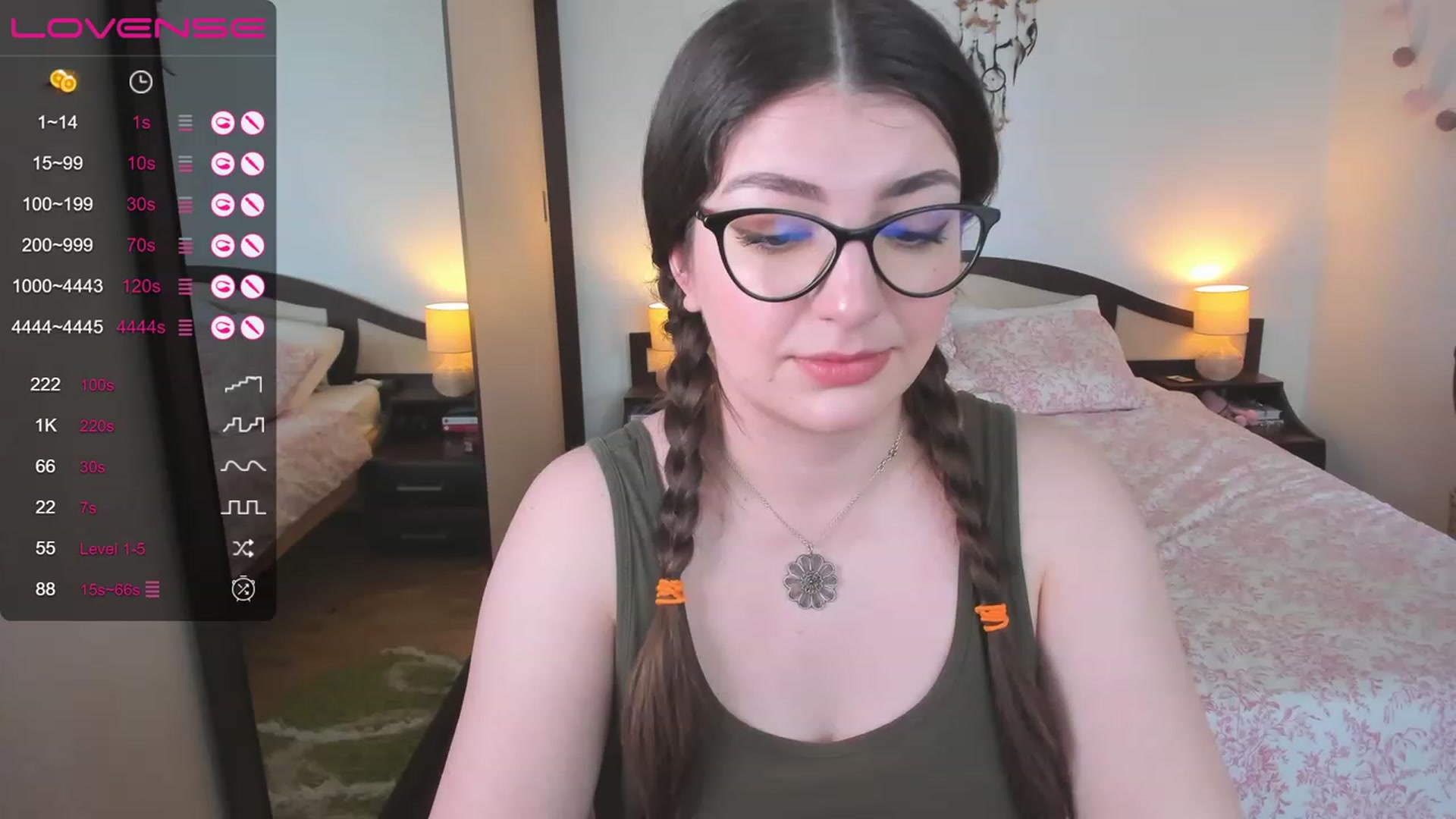 Gallery image thumbnail from LaurieLay's myfreecams stream on, 04/27/2023, 13:38 image 13 of 20