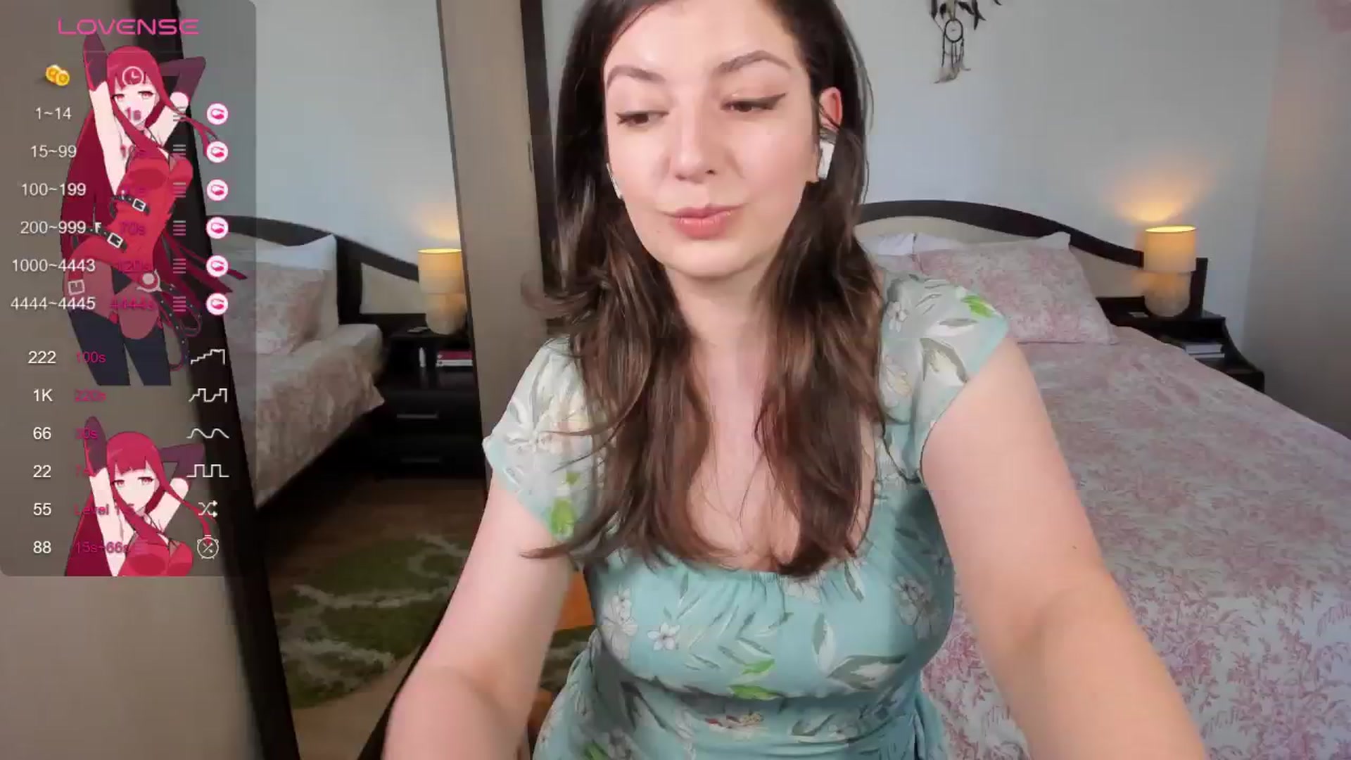 Gallery image thumbnail from LaurieLay's myfreecams stream on, 05/16/2024, 14:35 image 16 of 20