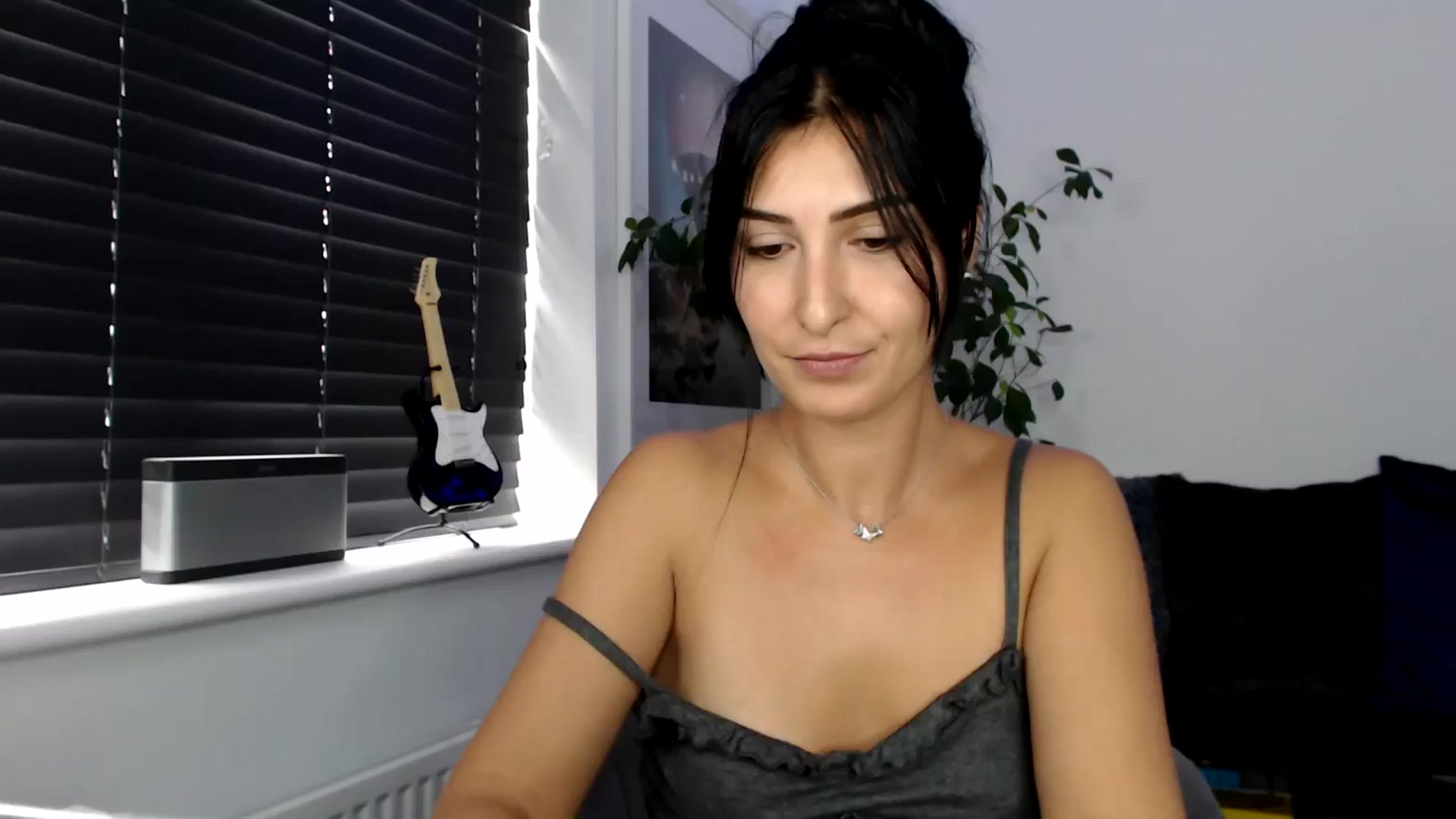 Gallery image thumbnail from LavIson's myfreecams stream on, 10/07/2024, 10:38 image 3 of 20