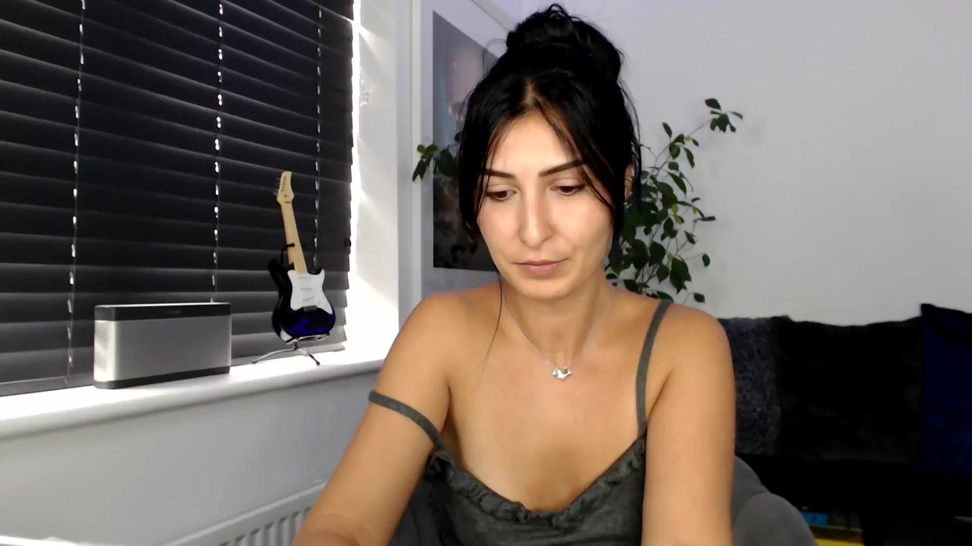 Gallery image thumbnail from LavIson's myfreecams stream on, 10/07/2024, 10:38 image 7 of 20