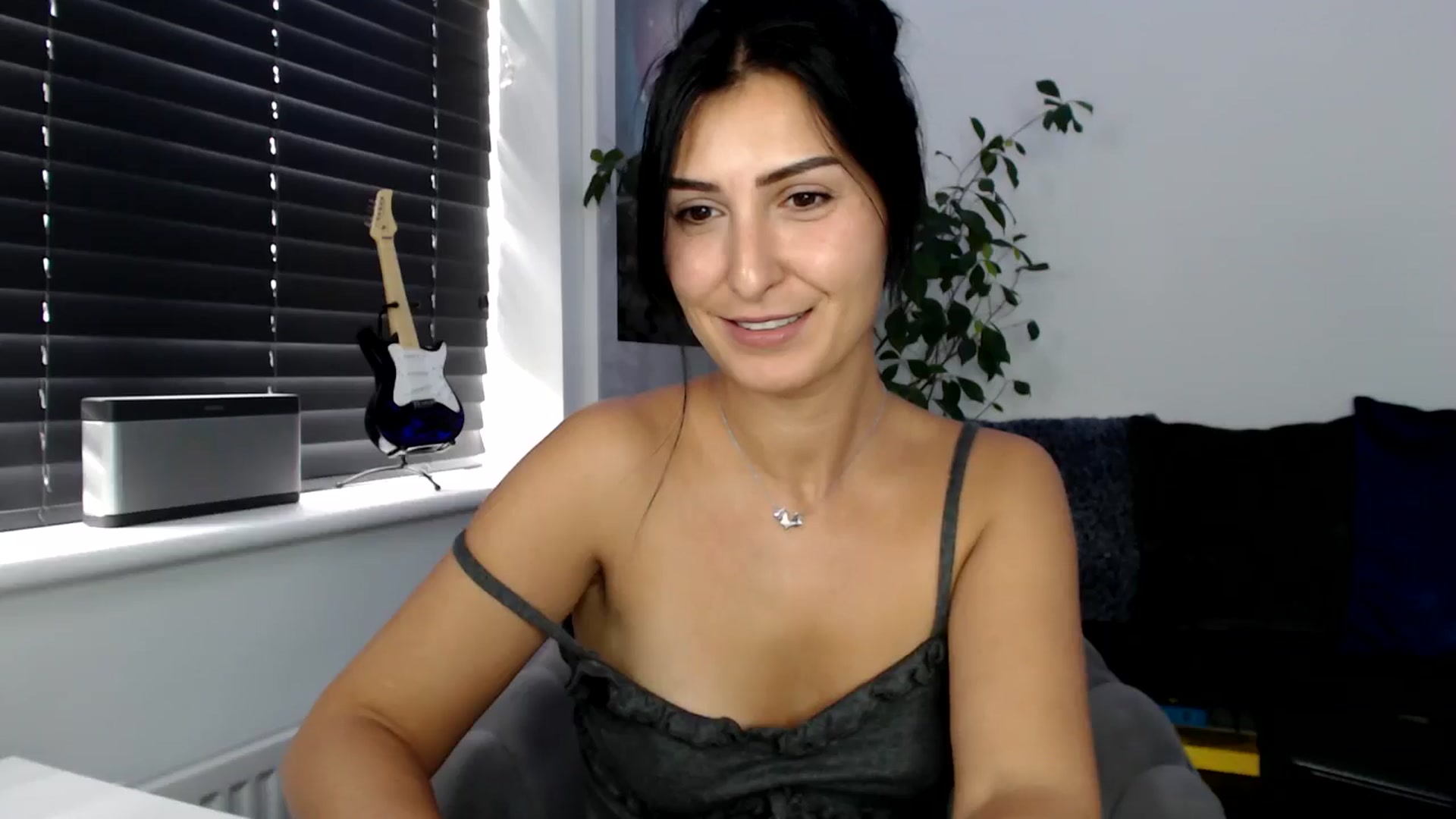 Gallery image thumbnail from LavIson's myfreecams stream on, 10/07/2024, 10:38 image 10 of 20