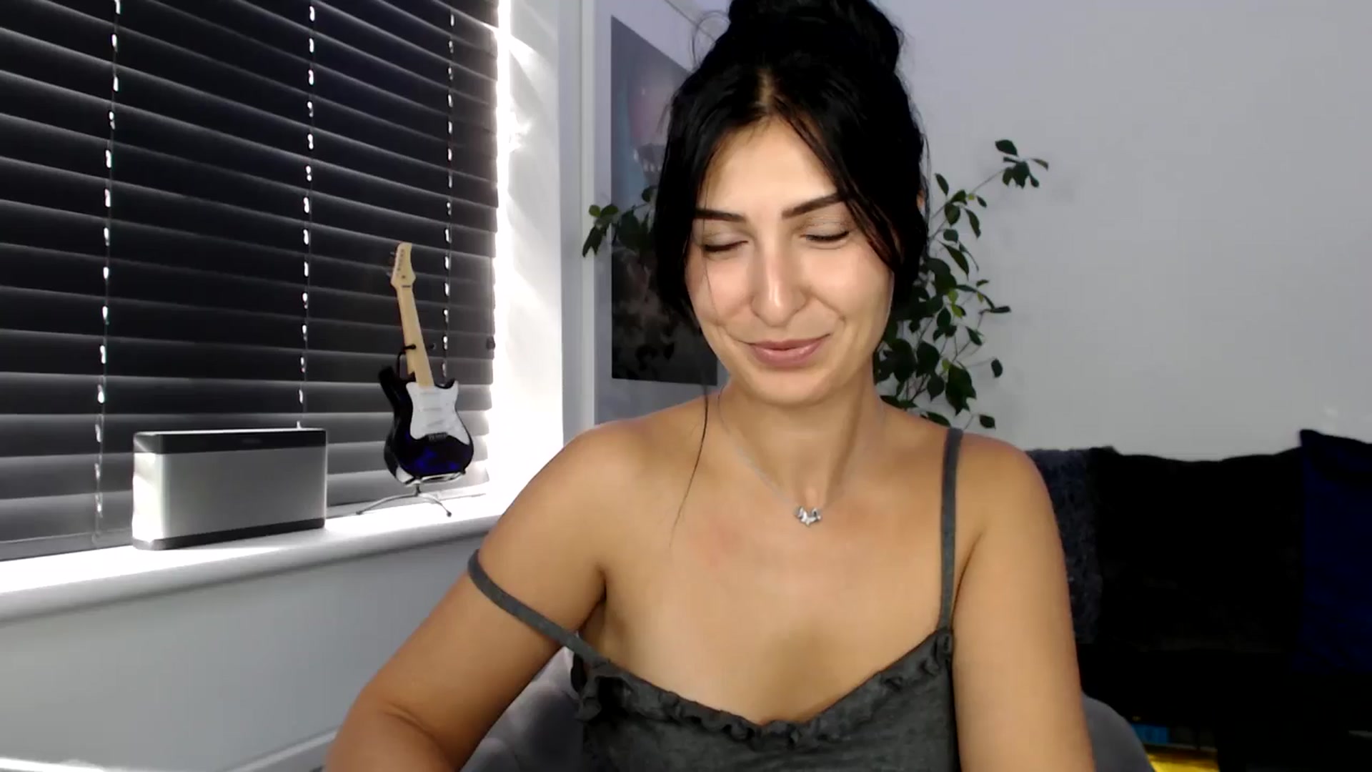 Gallery image thumbnail from LavIson's myfreecams stream on, 10/07/2024, 10:38 image 2 of 20