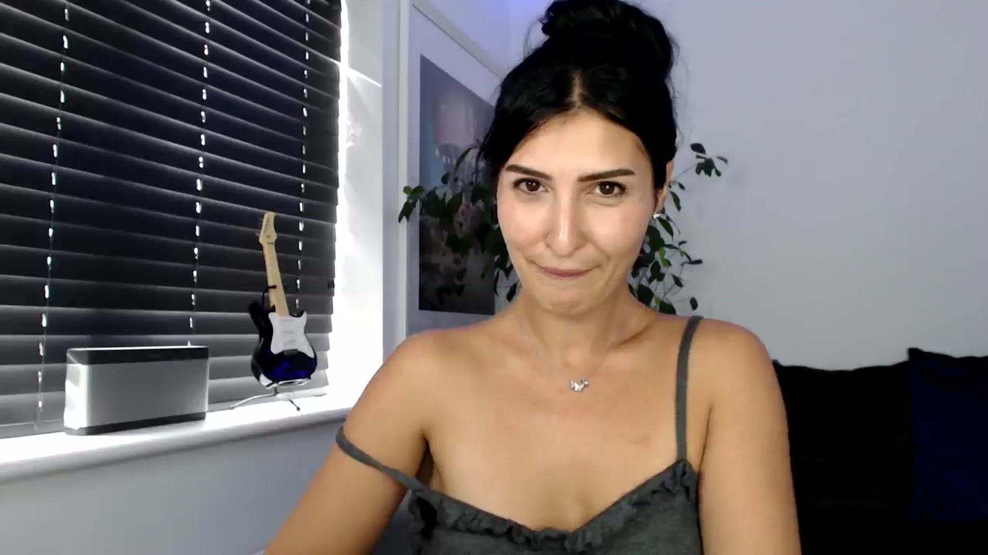 Gallery image thumbnail from LavIson's myfreecams stream on, 10/07/2024, 11:02 image 12 of 20