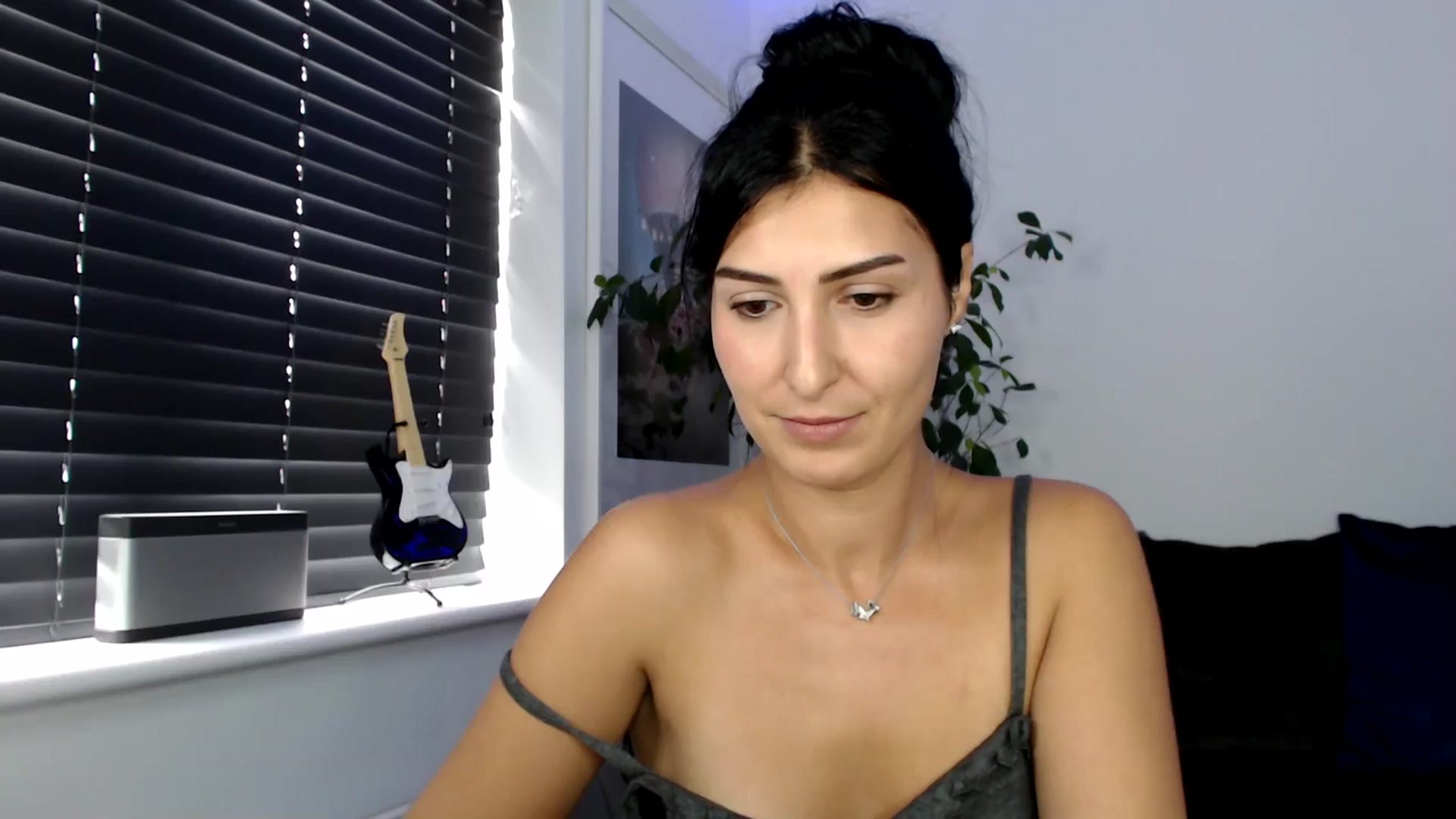 Gallery image thumbnail from LavIson's myfreecams stream on, 10/07/2024, 11:02 image 11 of 20