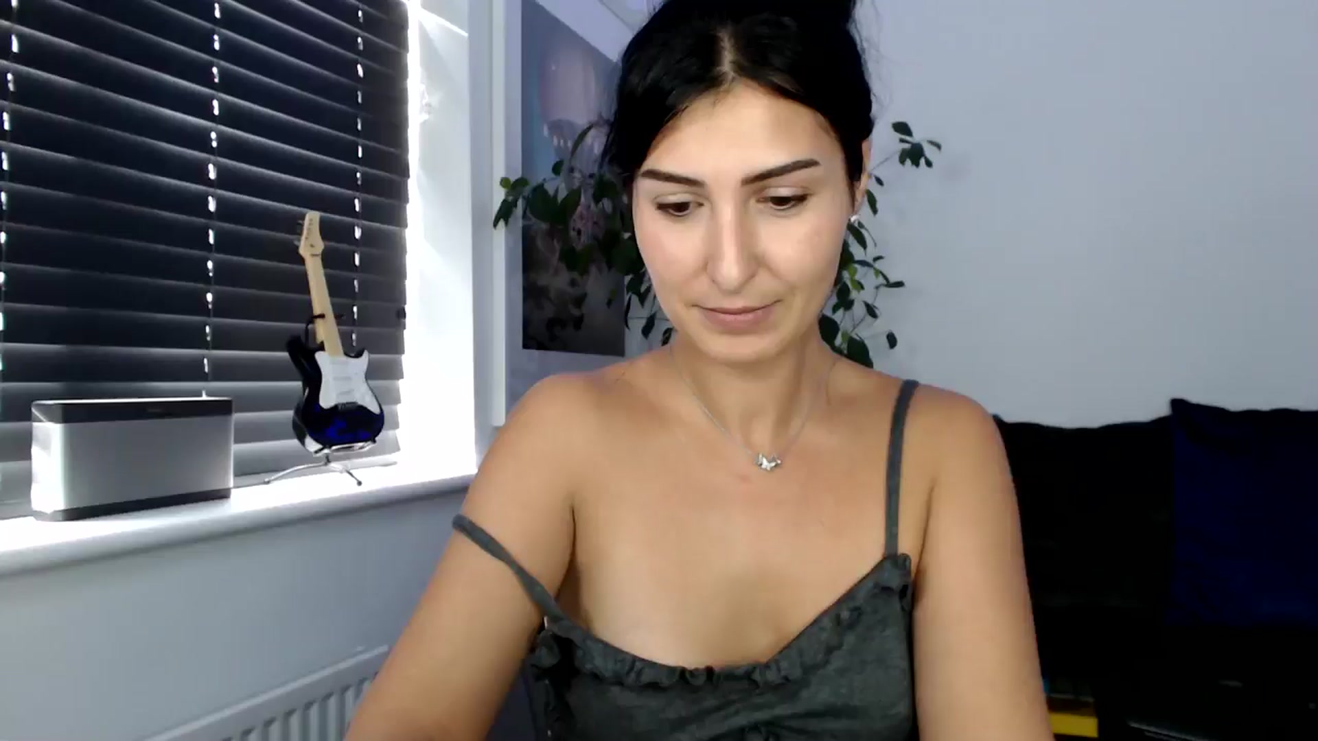 Gallery image thumbnail from LavIson's myfreecams stream on, 10/07/2024, 11:02 image 19 of 20