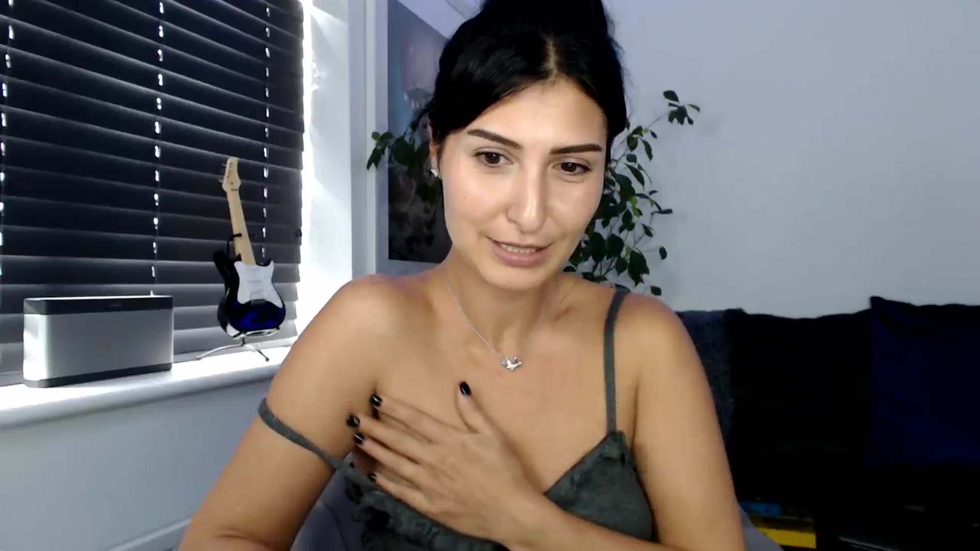 Gallery image thumbnail from LavIson's myfreecams stream on, 10/07/2024, 11:02 image 20 of 20