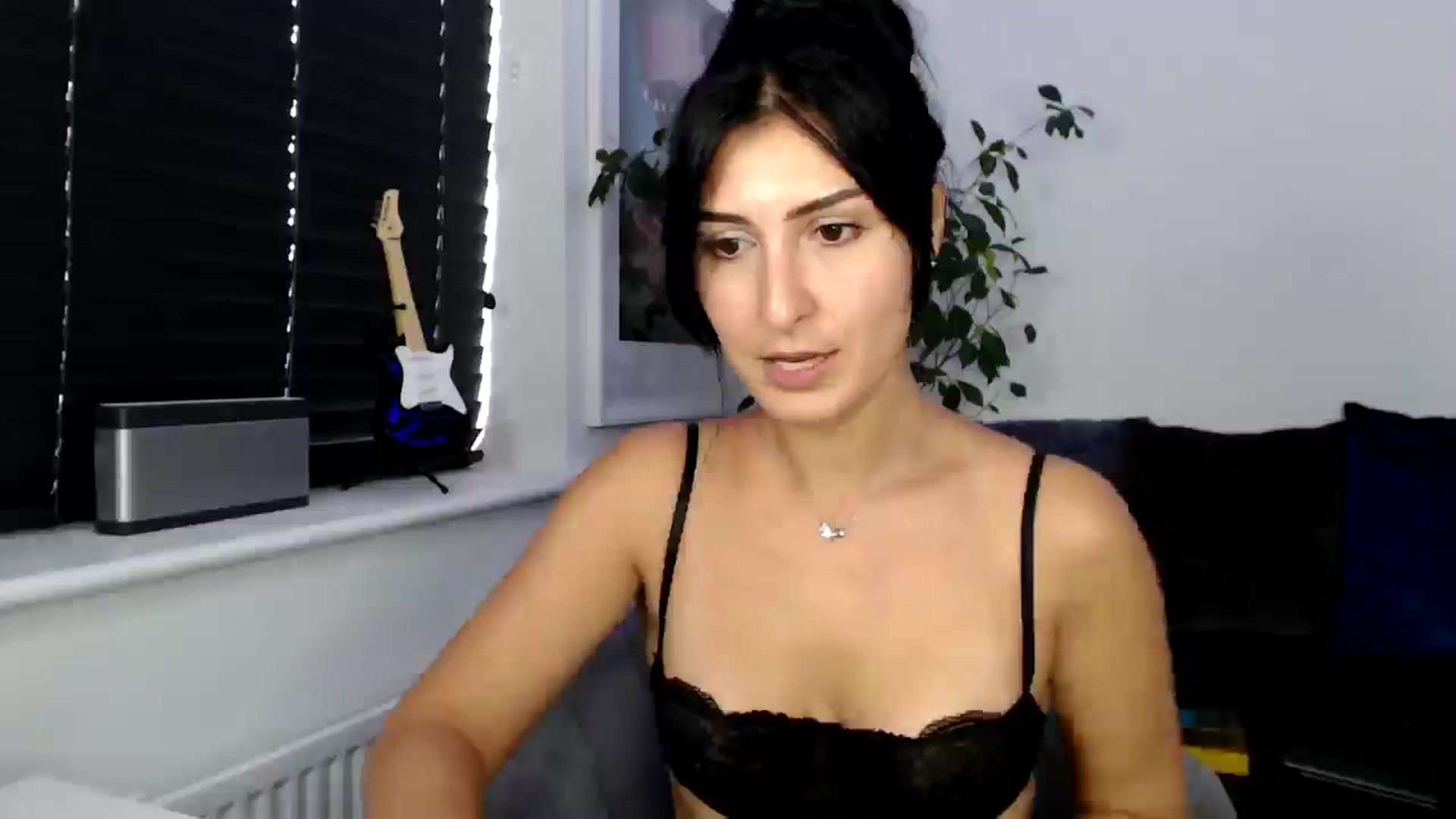 Gallery image thumbnail from LavIson's myfreecams stream on, 10/07/2024, 12:04 image 11 of 20