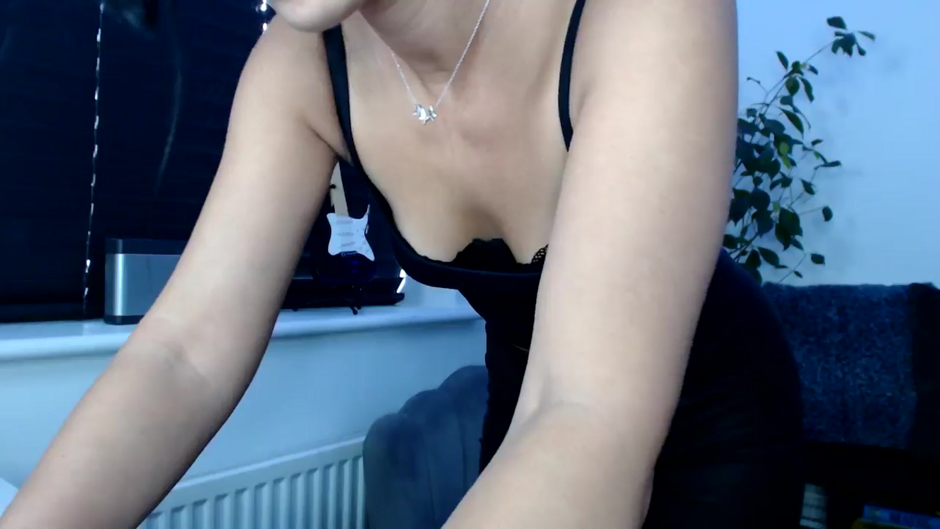Gallery image thumbnail from LavIson's myfreecams stream on, 10/07/2024, 12:41 image 9 of 20