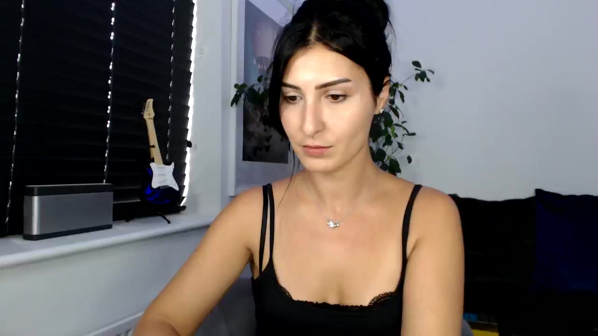 Gallery image thumbnail from LavIson's myfreecams stream on, 10/07/2024, 12:41 image 15 of 20