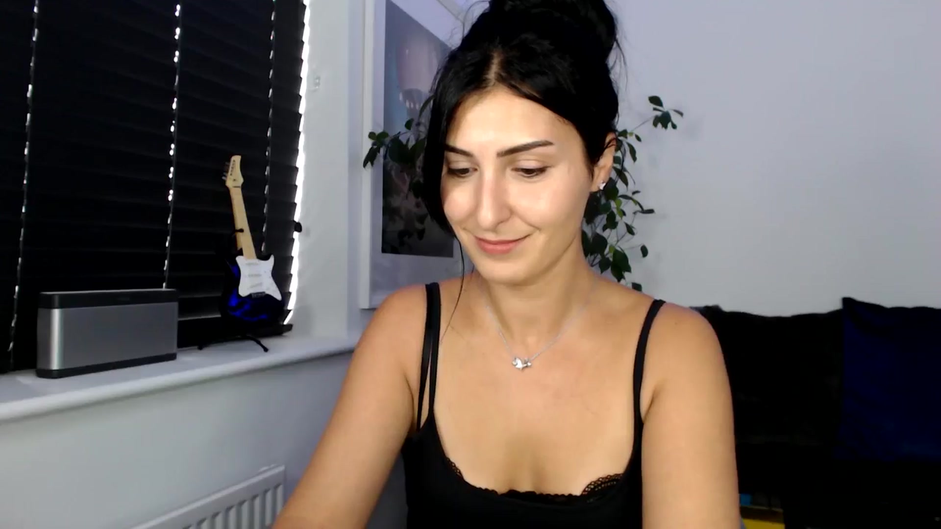Gallery image thumbnail from LavIson's myfreecams stream on, 10/07/2024, 12:41 image 16 of 20